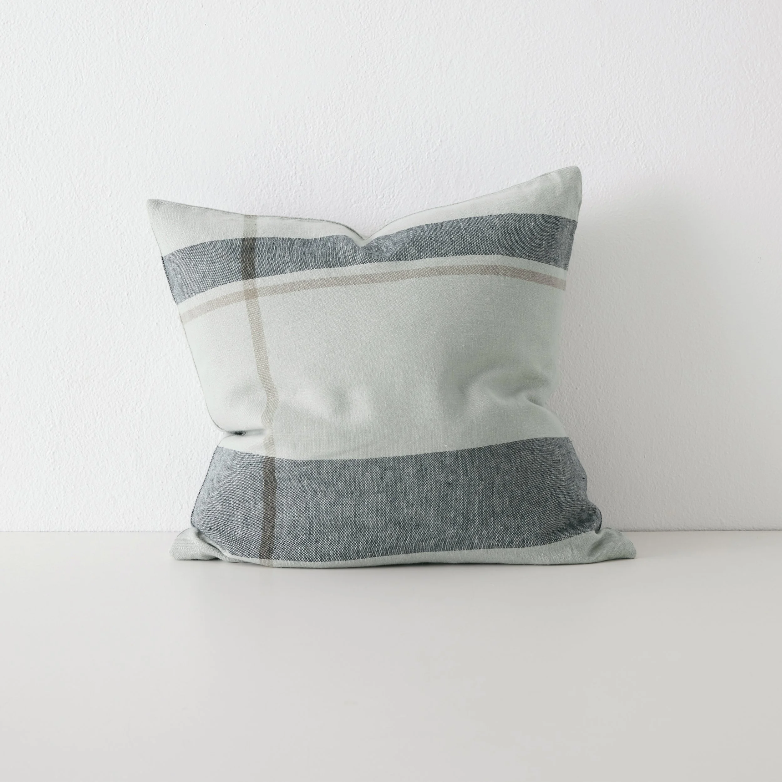 Dante-cushion-Laurel-relaxed-front.jpg