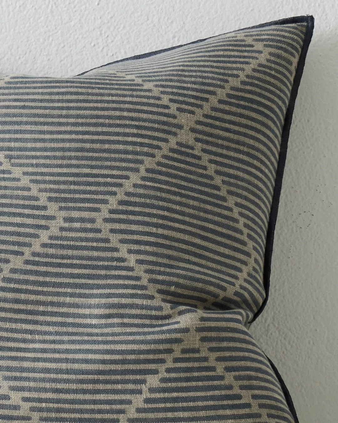 Edgecliff-cushion-delft-Weave-detail.jpg