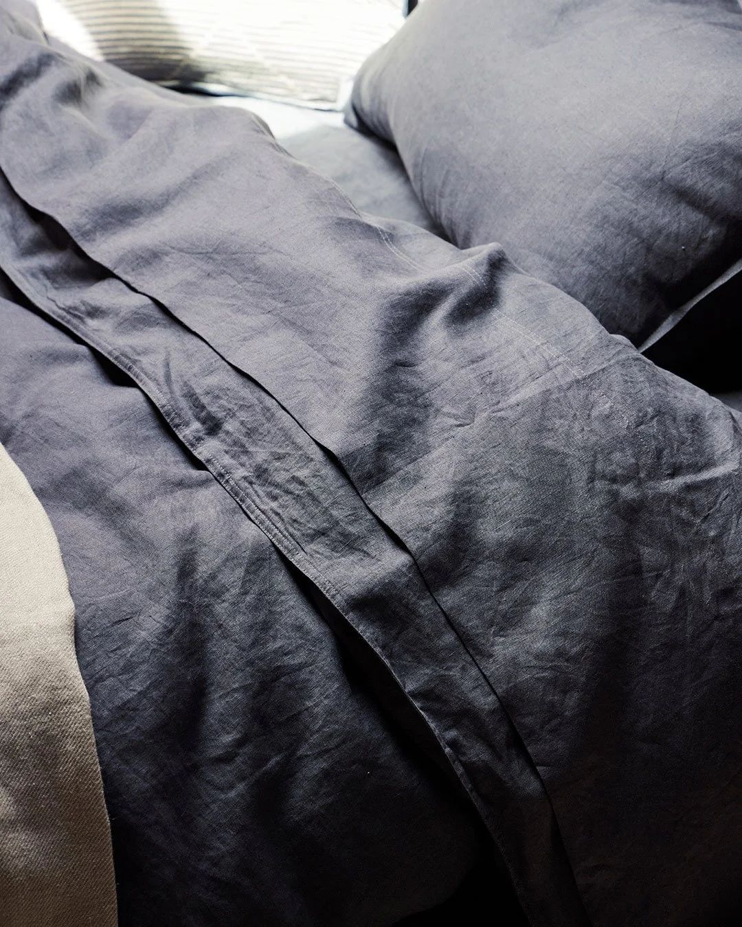 Ravello-bedding-denim-weave-linen.jpg