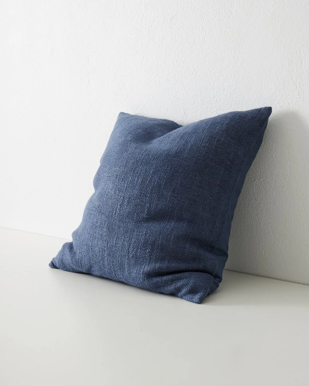 Domenica_cushion_Denim_weave_side.jpg