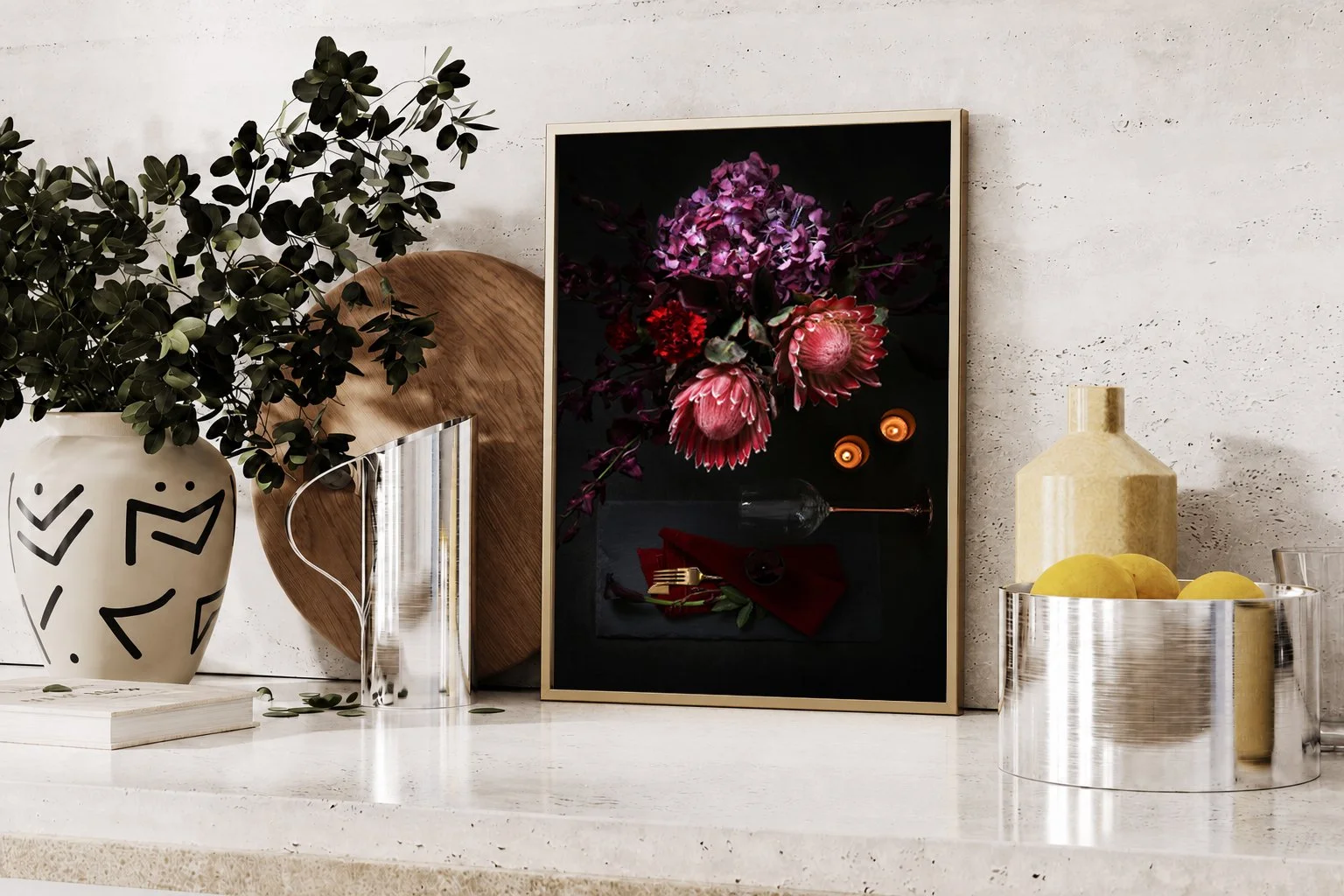 Scarlet Bloom on the table Sm photo by Anna Sergeeva.jpg
