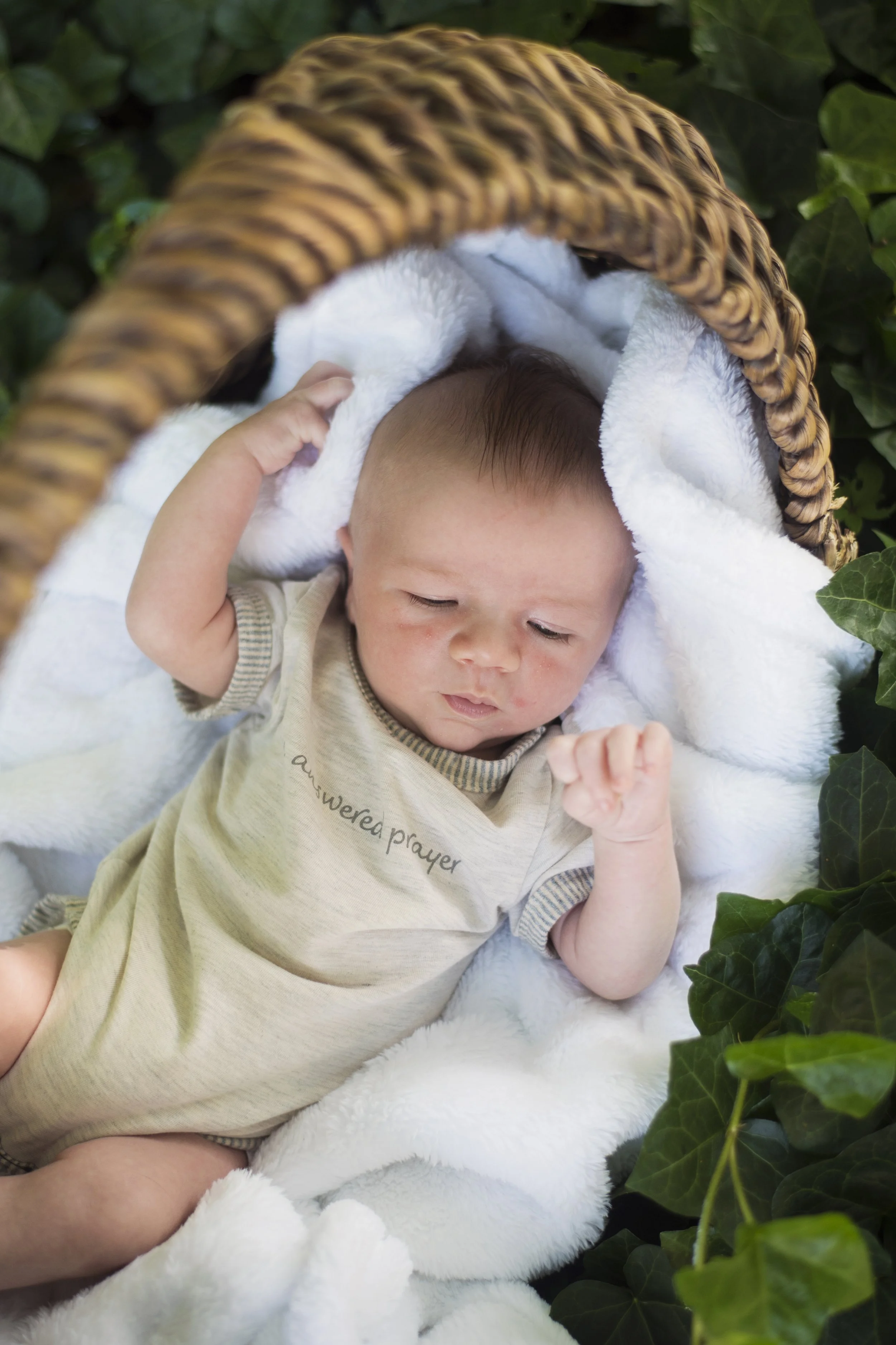 IsaiahNewborn_07.jpg