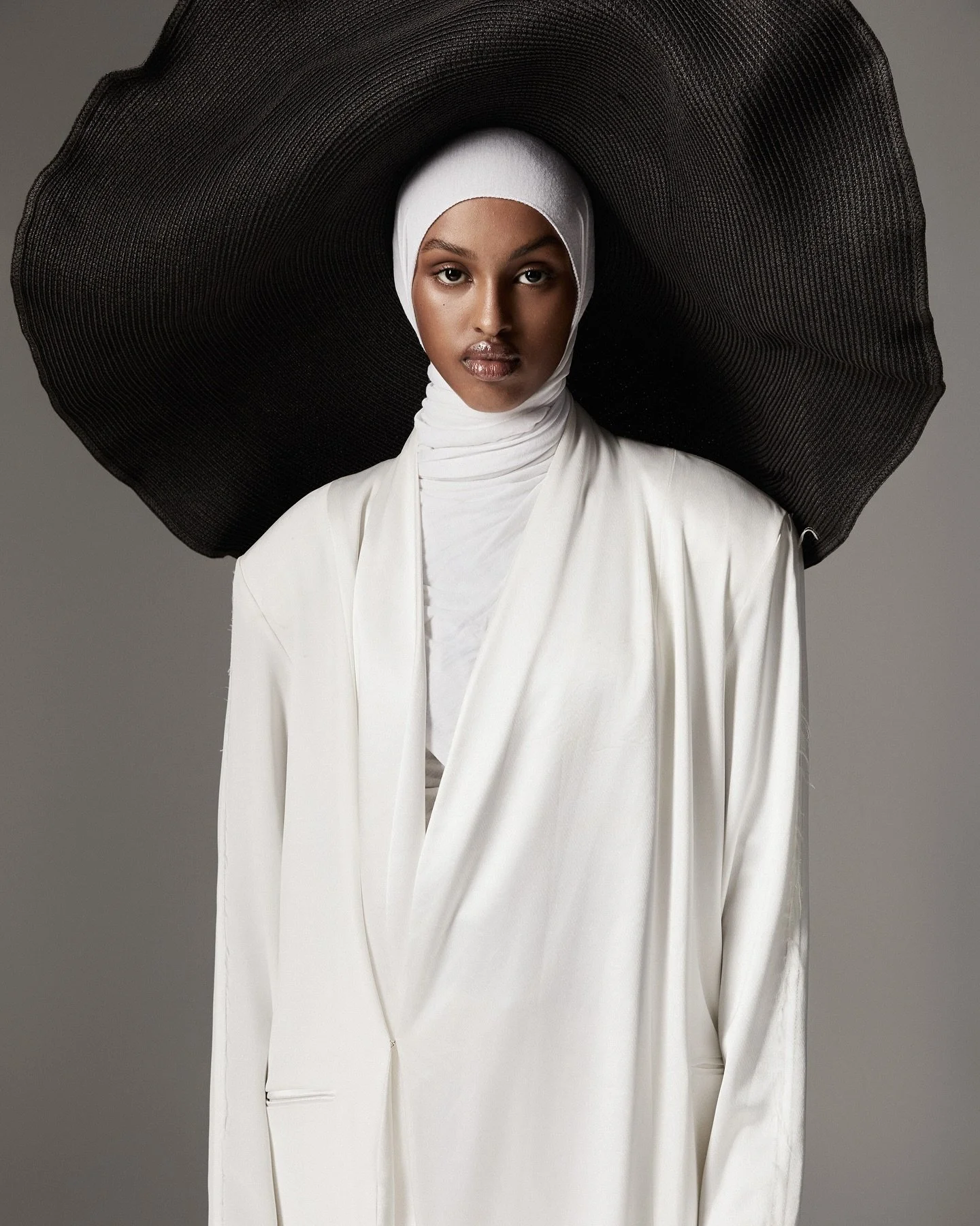 @sunduslove__ w/ @crawfordmodels 
photo @thomaschimney 
styling @raytell_bridges 
makeup by me
