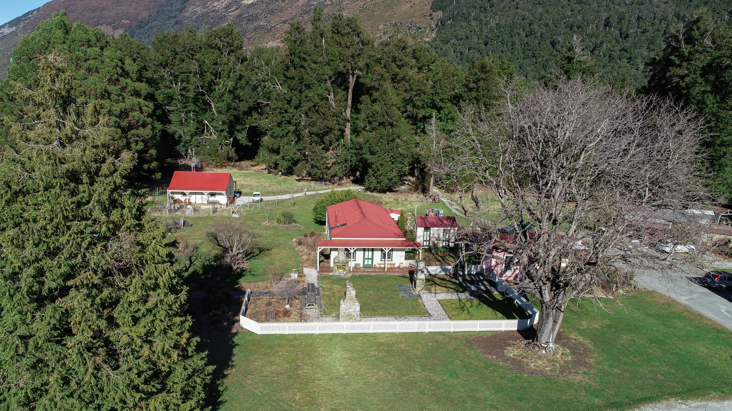Paradise-Trust-Front-Cabins-and-extras-3.jpg