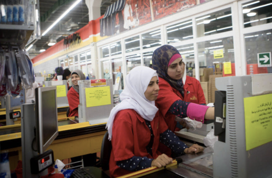 Vast Majority of Arabs and Jews in Mixed Workplaces Report Good Relations