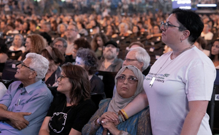 Thousands Gather for Israeli-Palestinian Peace
