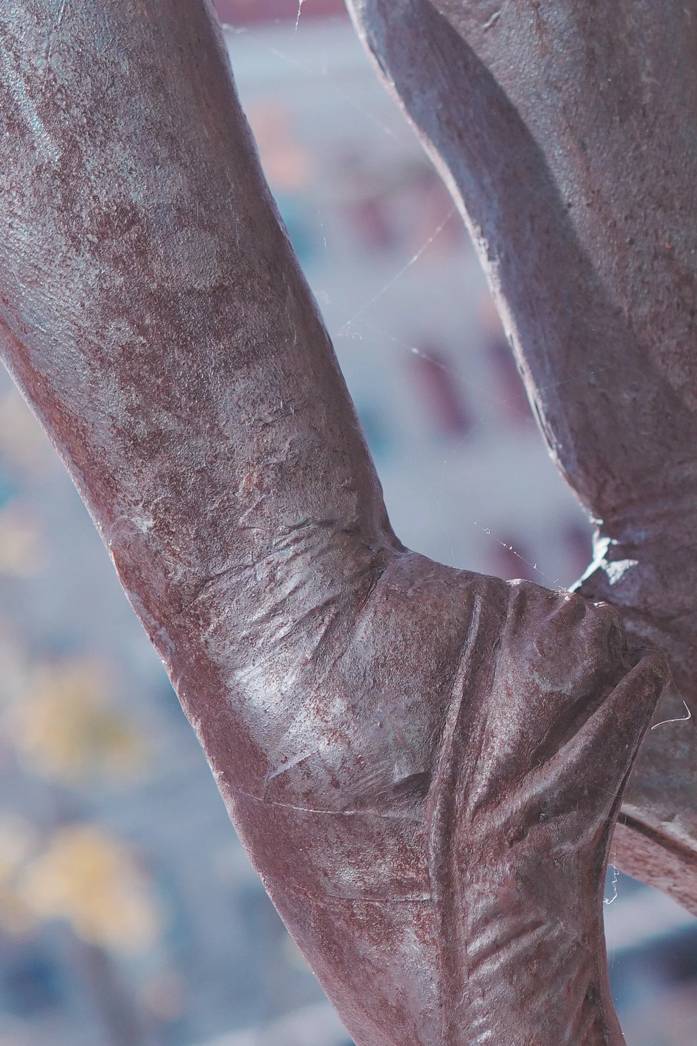 6. The statue's arm (Angular Contours)