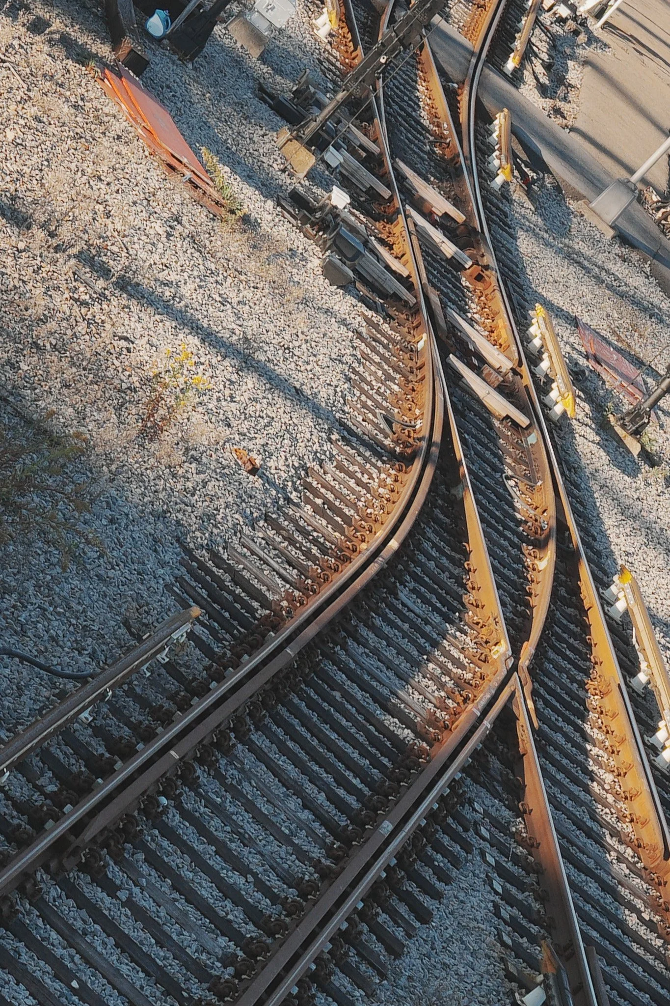 5. Railway tracks (Angular Contours)