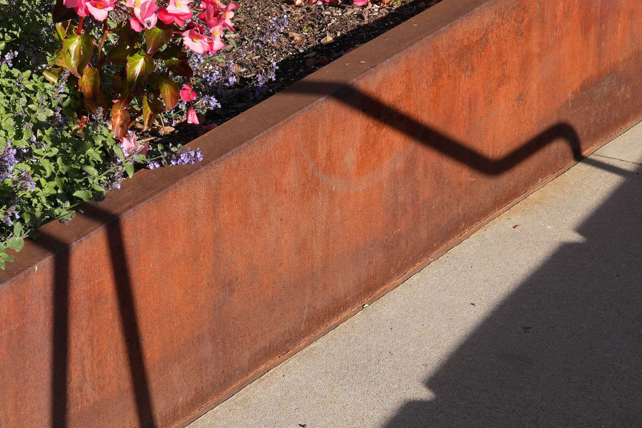 4. Shadow on the planter (Angular Contours)