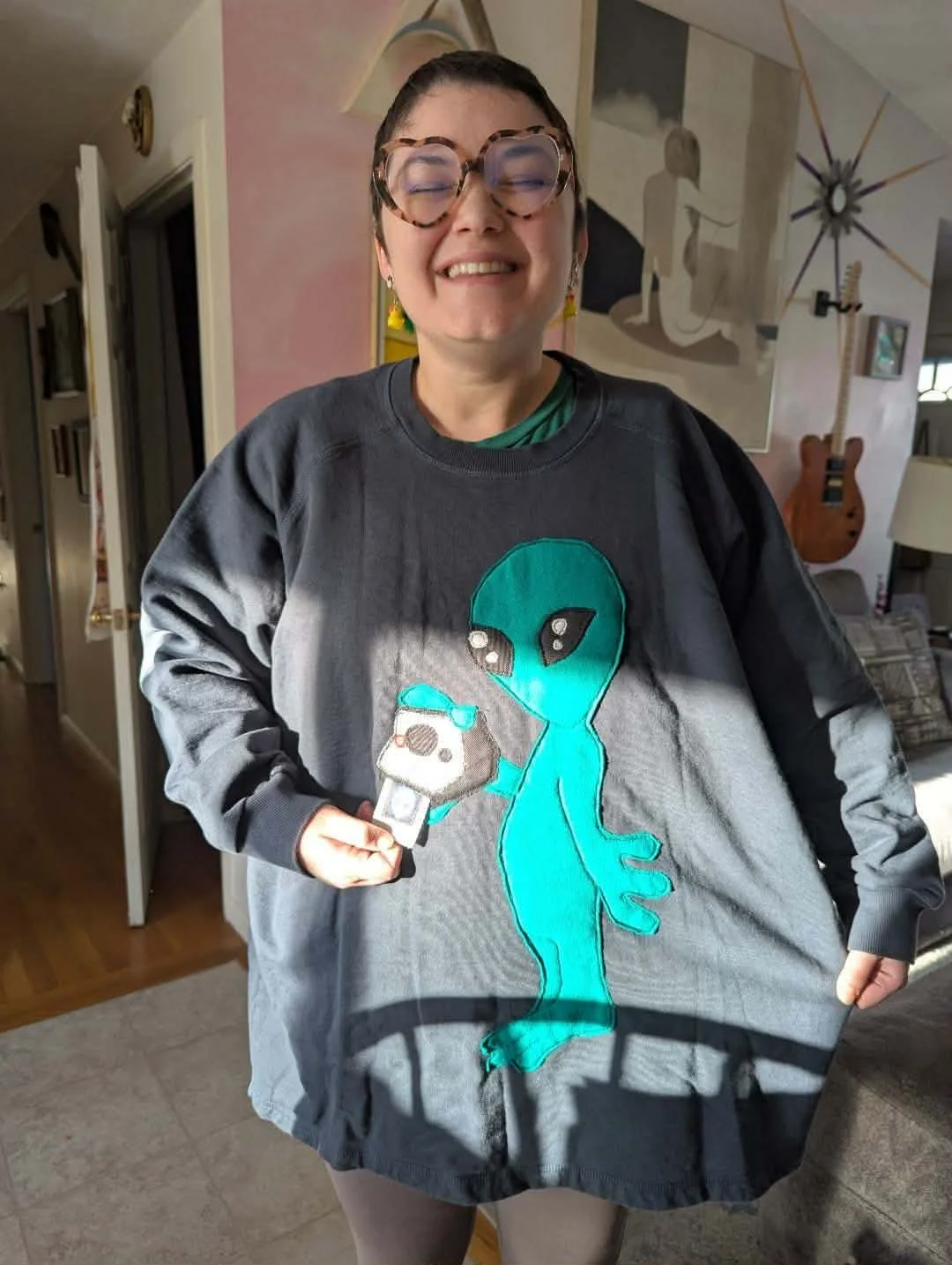 Angie in their Alien Sweatshirt! @kitten_queen9
