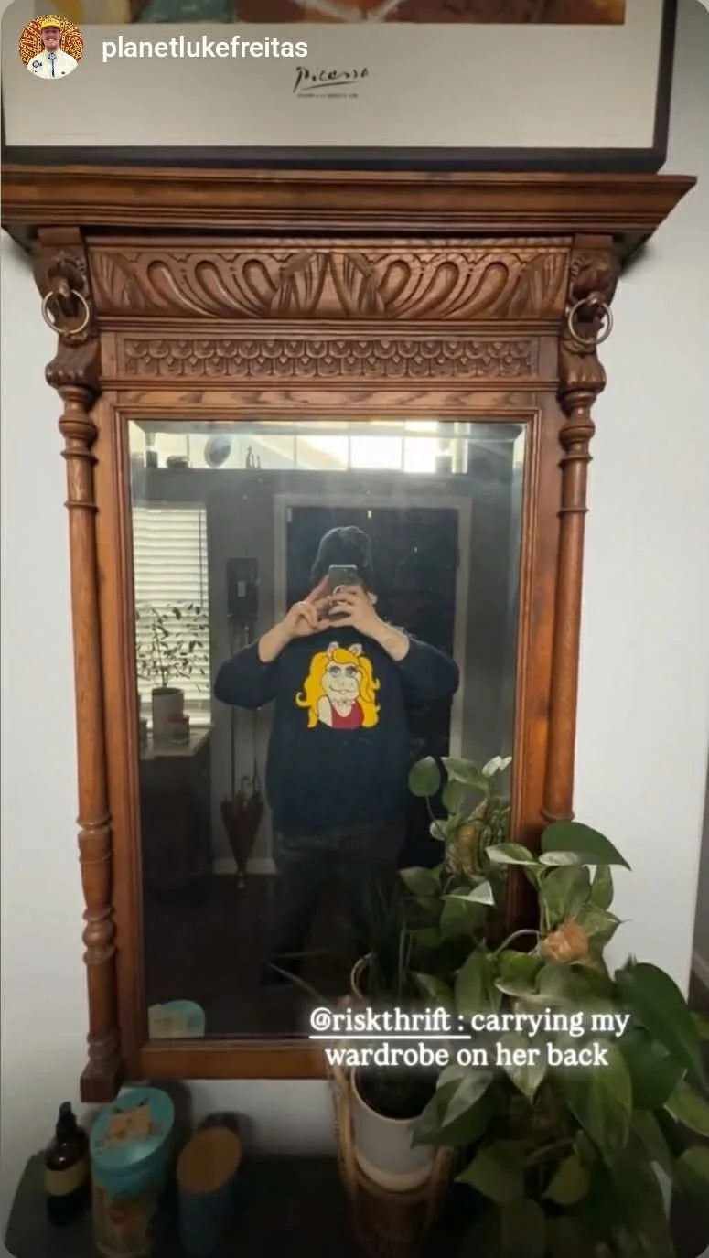 Luke in his Miss Piggy Crew! @planetlukefreitas