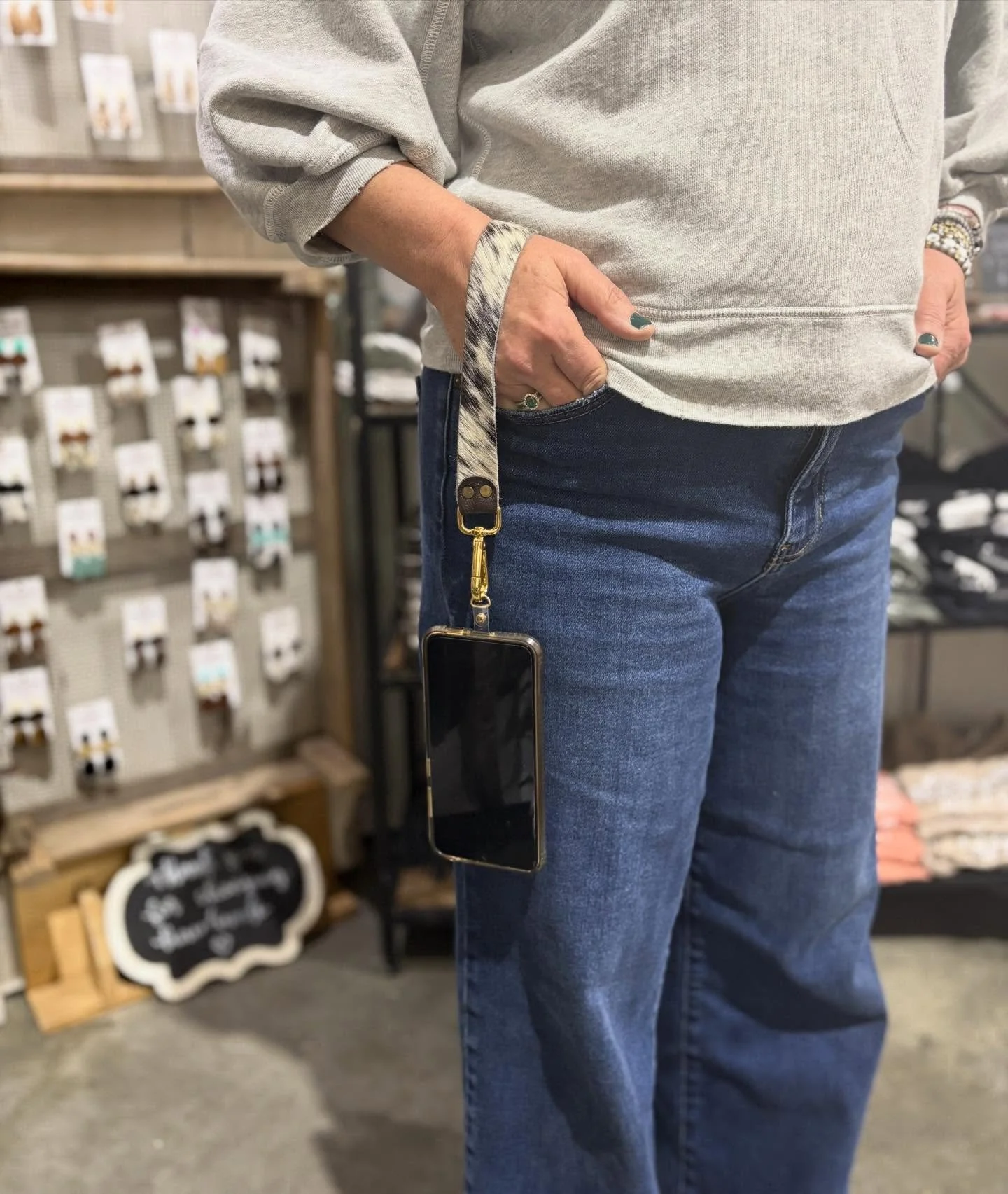 Another way to use our wrist straps! Available in cowhide &amp; embossed leather options with silver or gold hardware! Great for Christmas gifting 🤎🤎🤎 Thank y&rsquo;all so much for choosing to shop small with me in Perry this weekend! @mistletoema
