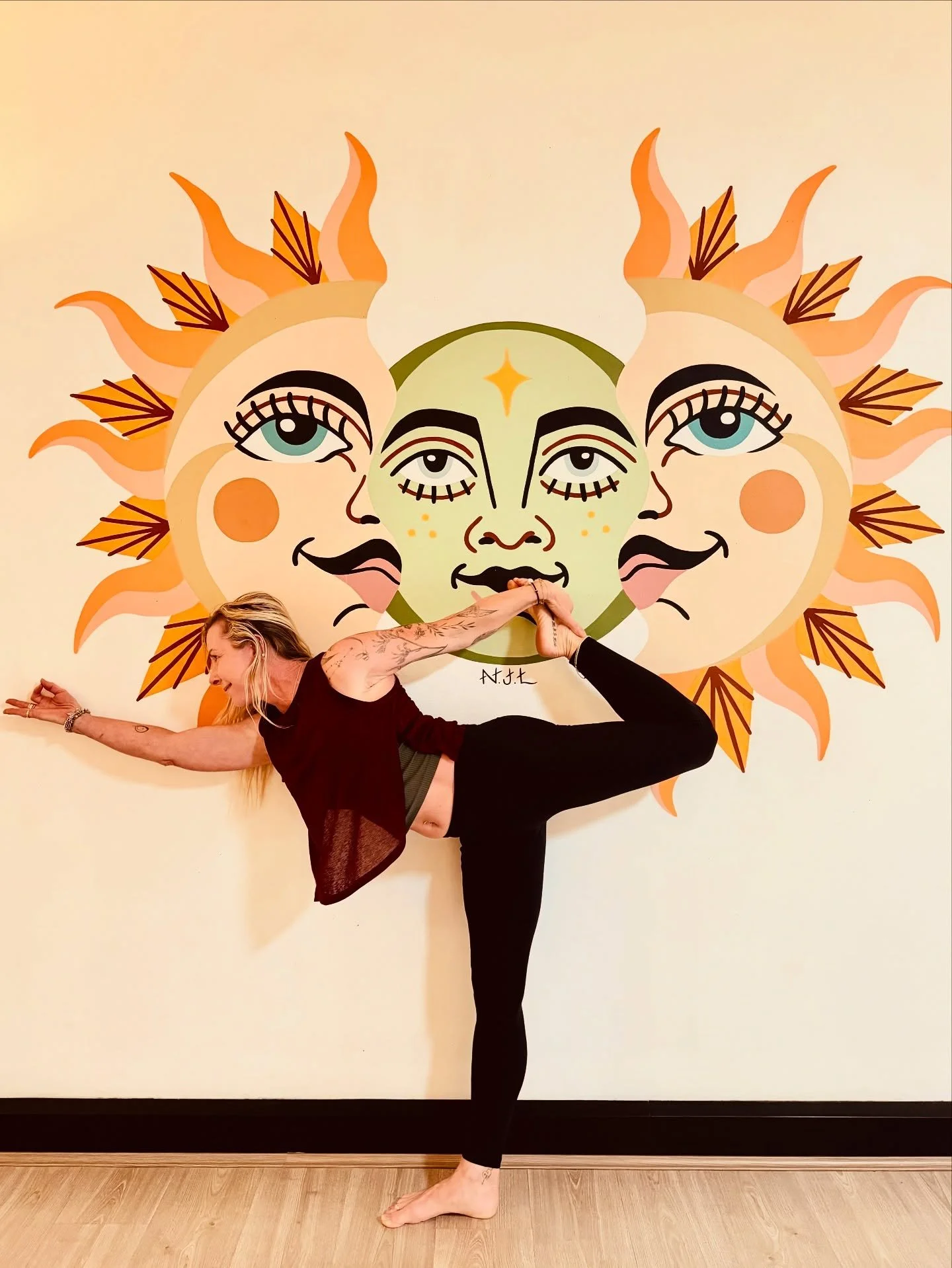 🧡🌞 5 Sleeps til our next Challenge begins! Are you up for it???

$108 for 3 classes a week for 3 weeks from Sunday 9 November until Saturday 29 November! Make your purchase via Mindbody! 

Members you can join for free! Just email us 📧 hello@shala