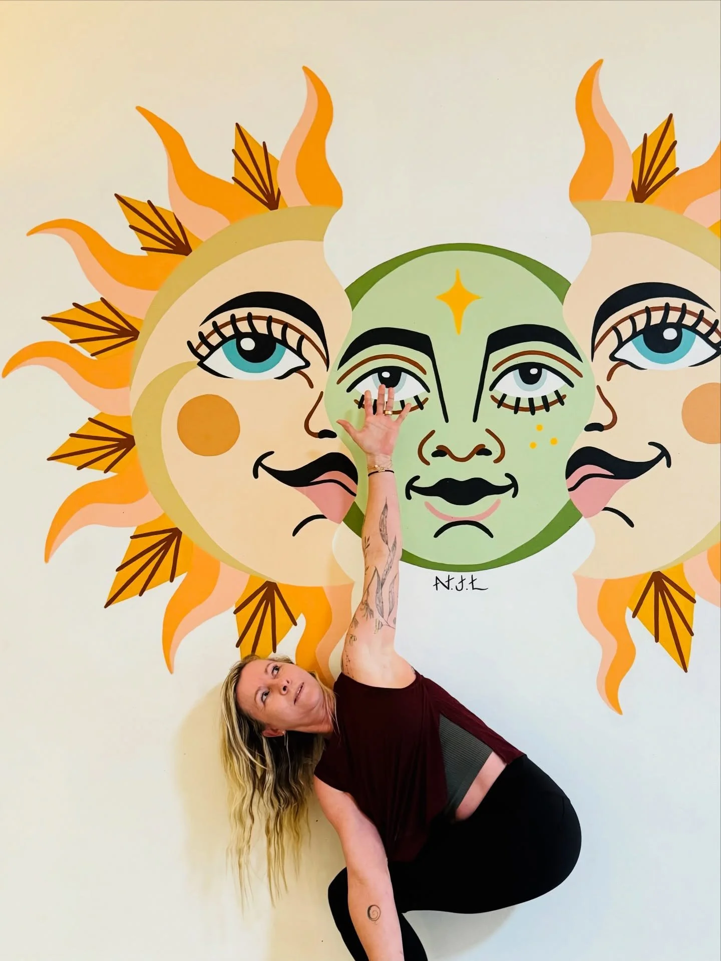 Your WEDNESDAY in the Shala looks like this:

🌞6am Flow with Eve
🌞9.30am MyoYin Yang with Kerry
🌞5.30pm Power Yoga with Brydie
🌞7pm Begin with Brydie

Book via Mindbody or our website:

👉www.shalayoga.com.au/come-to-class

#seeyouintheshala #sha
