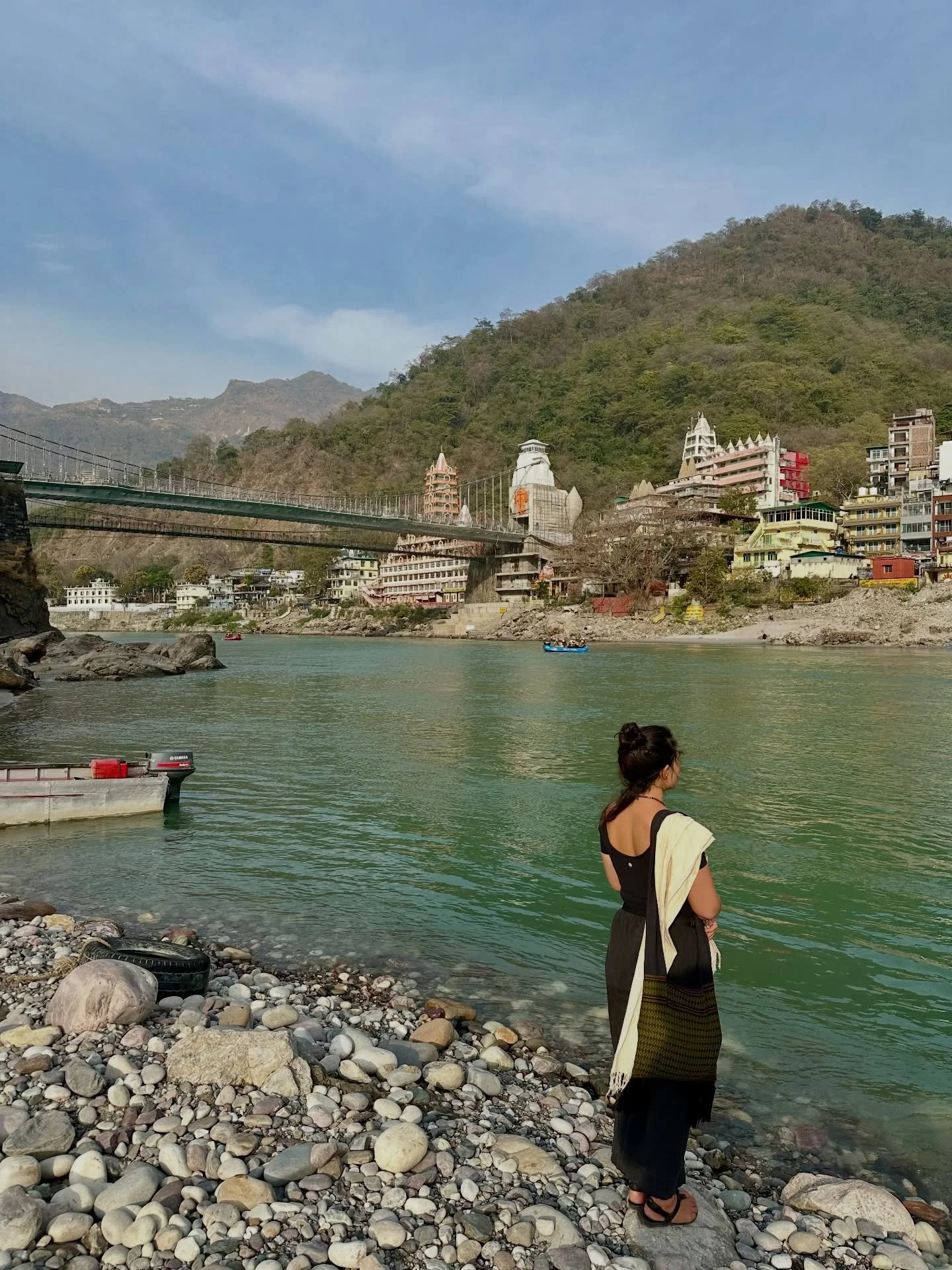 🕉️ Love from India 🇮🇳🌈&hearts;️ A few moments from my trip to Rishikesh - the yoga capital of the world!!! My days have been filled with Ganga swims, yoga, kirtan, satsang, temple visits, delicious food, so much chai and meeting and reconnecting 