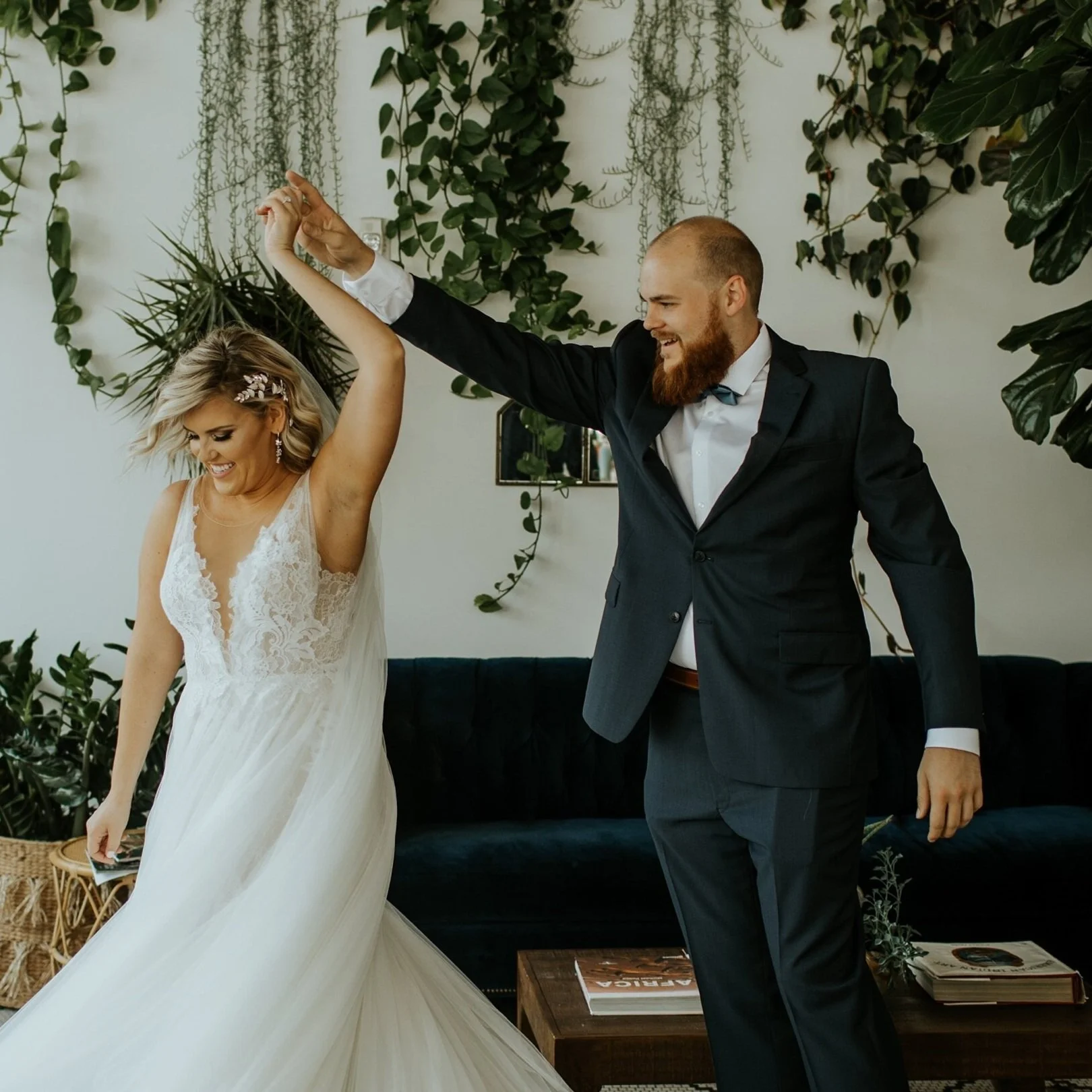 Romantic Summer Wedding at the Pella at Blackstone  //  Omaha Wedding Photographer