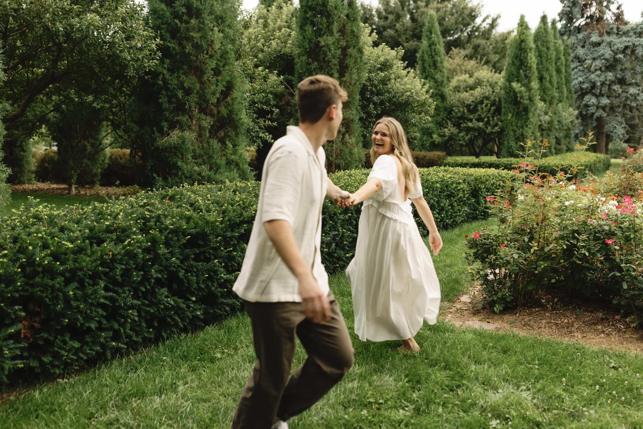 summer Memorial Park Omaha Engagement Session - Photographer: Jaylen