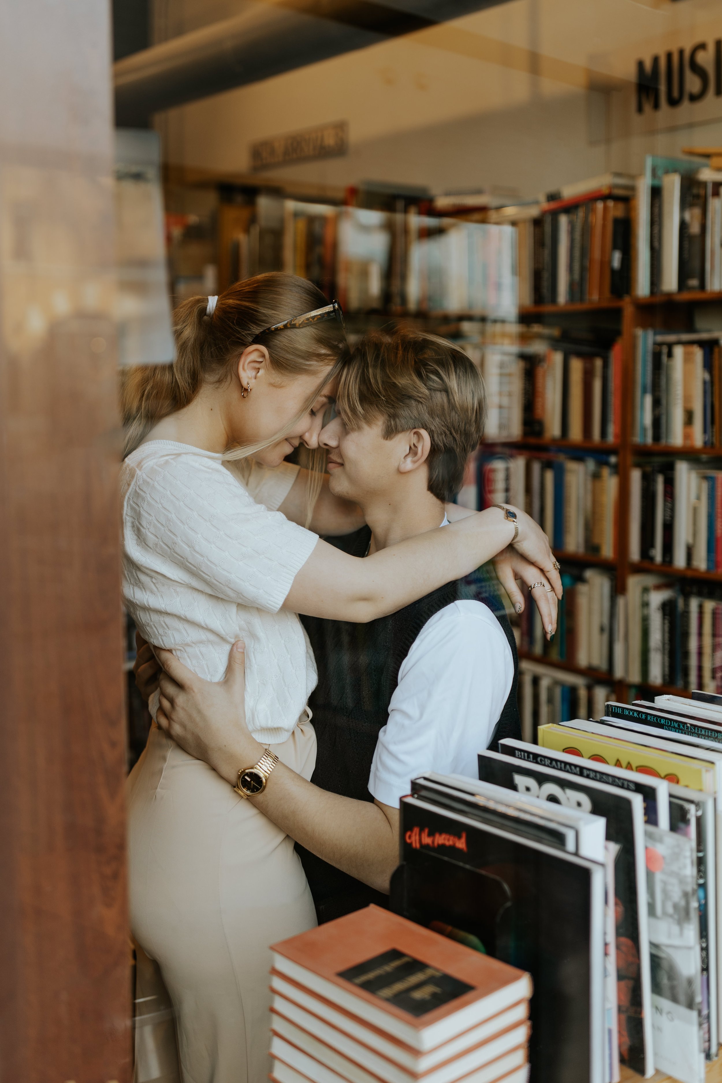 Downtown Omaha Couples Session - Photographer: Jaylen