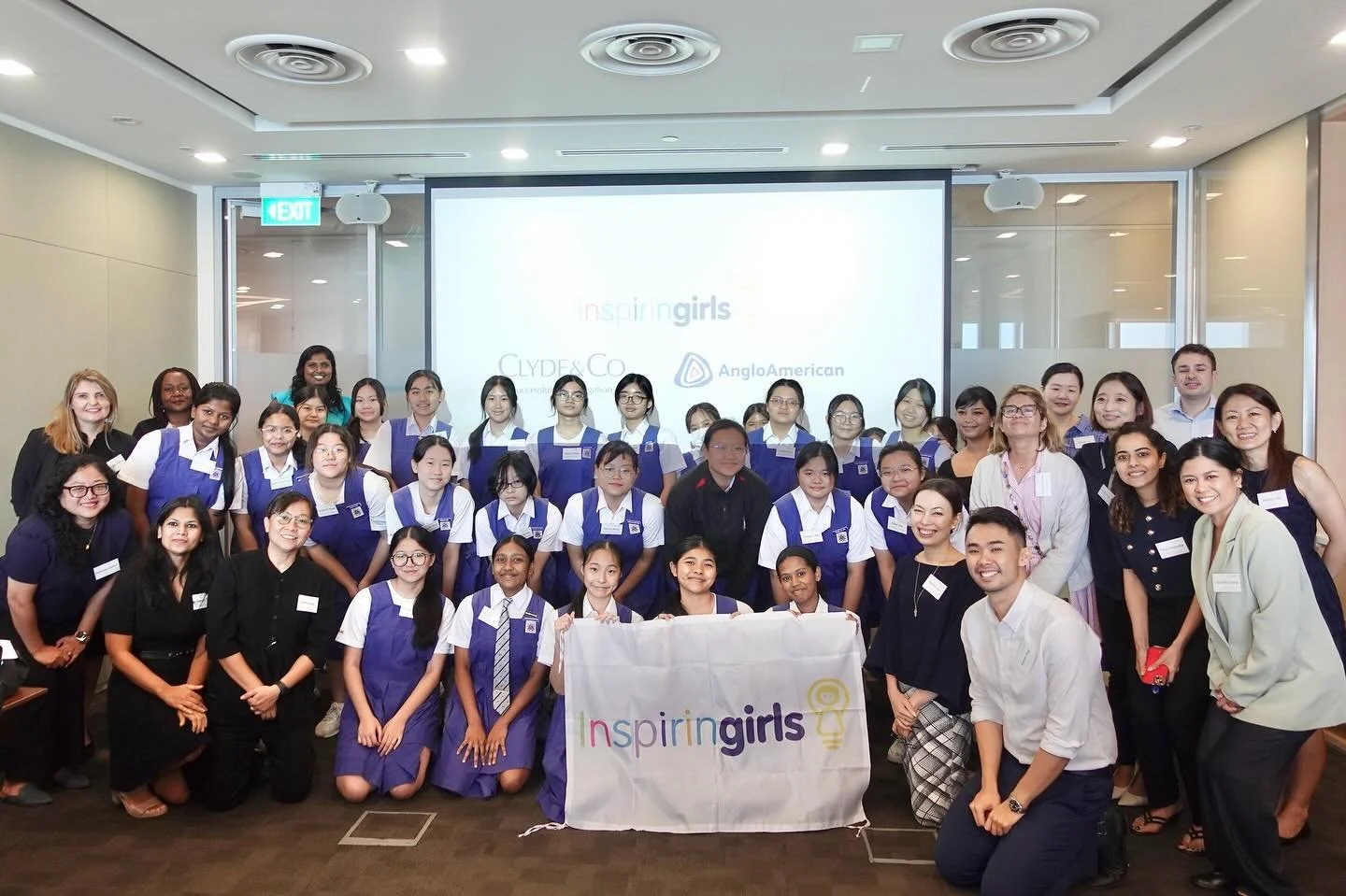 We&rsquo;re thrilled to share highlights from our recent collaboration with Clyde &amp; Co and Anglo American, where we opened doors for 15-year-old girls from @chijsjcfamily to explore the many paths within the legal industry. This programme offered