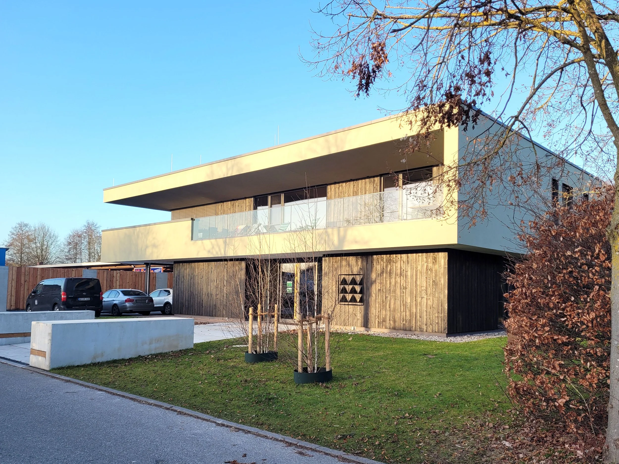 NEUBAU BÜROGEBÄUDE