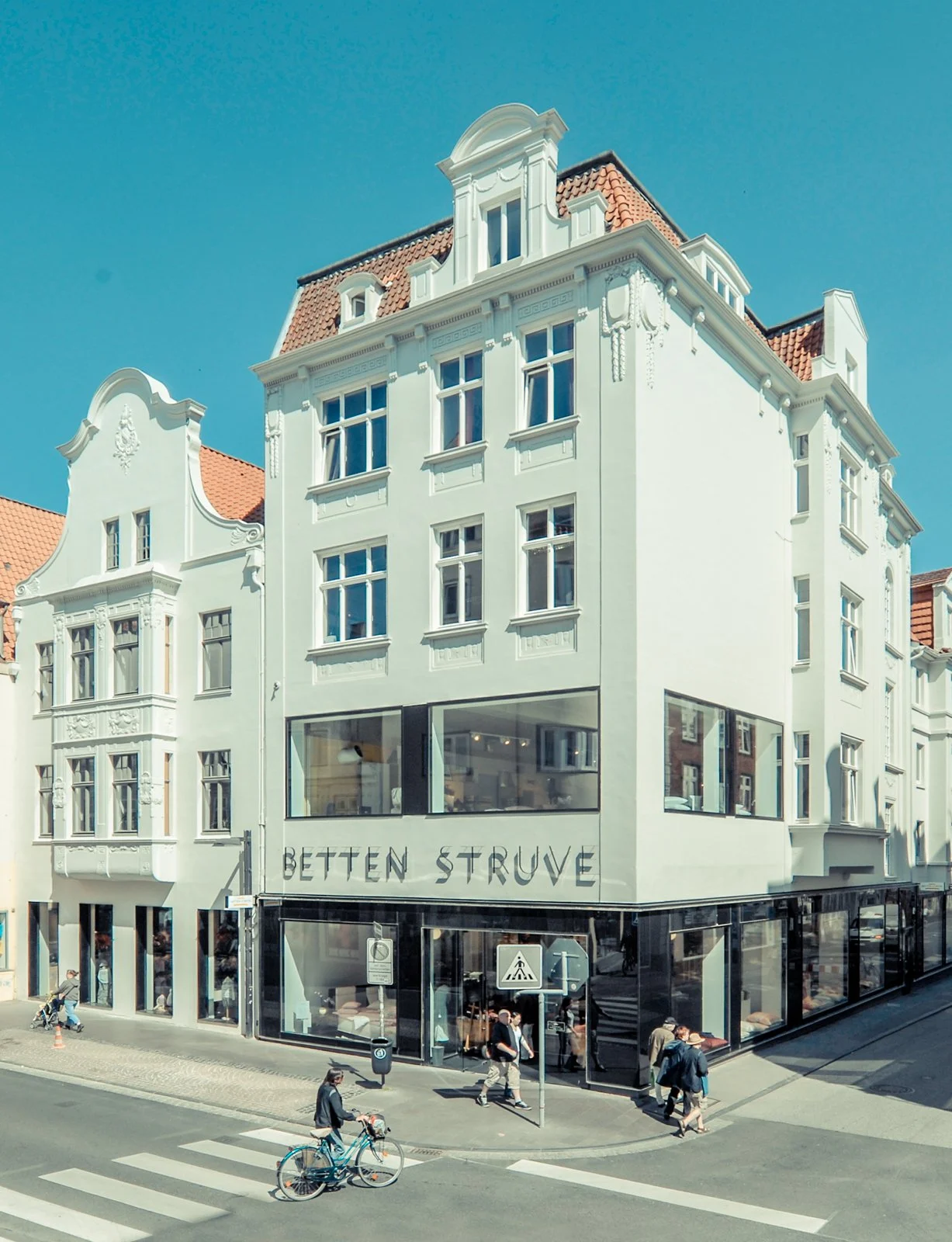 SANIERUNG UND INTERIOR BETTEN STRUVE — MaiEllinghaus