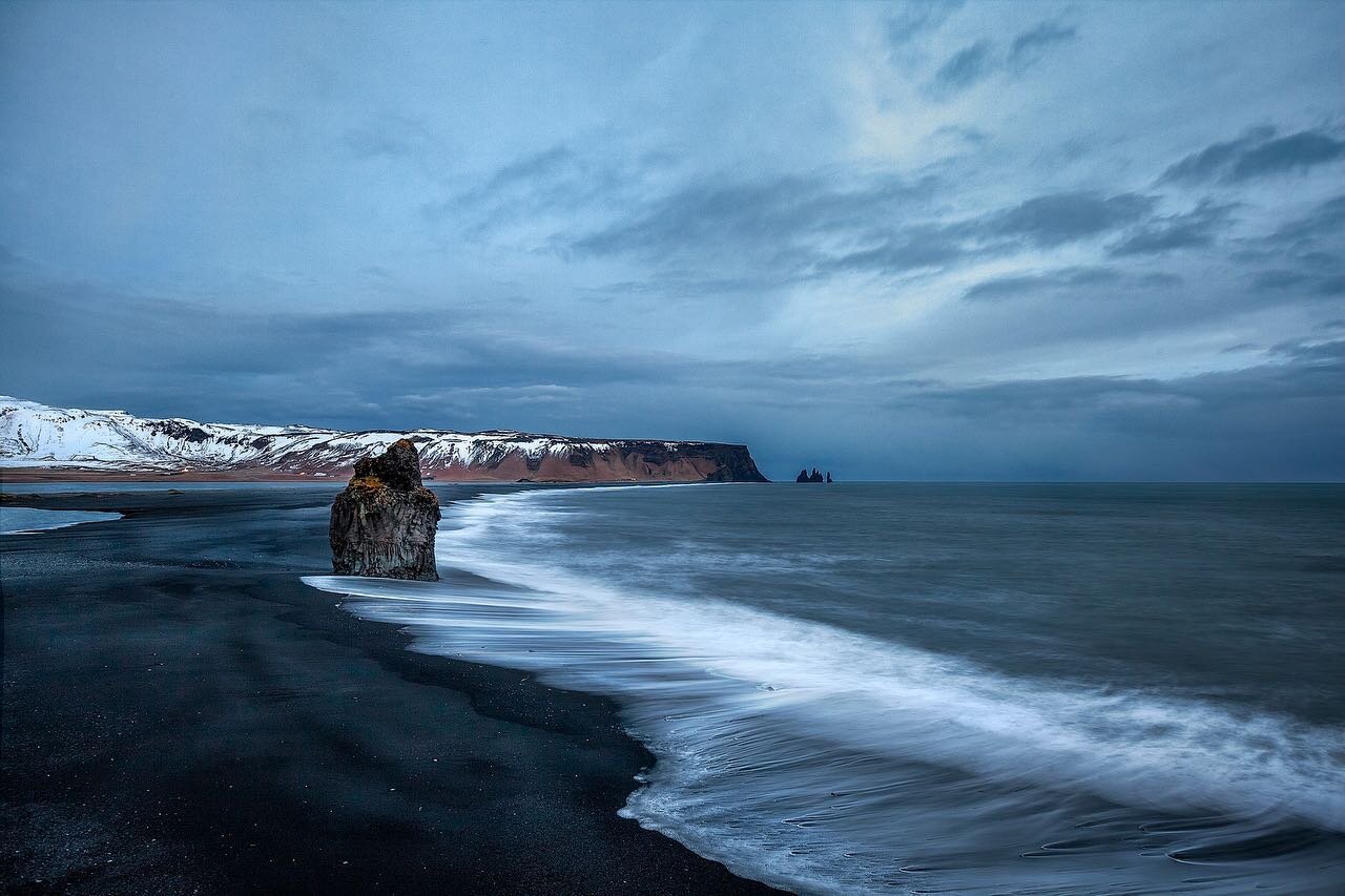 Una de las playas m&aacute;s ic&oacute;nicas de Islandia&hellip;
@guetesii 
#seascape #seascapephotography #seascapes #seascape_lovers #seascape_captures #seascapelovers #seascapephoto #seascapephotographer #seascape_photography #seascape🌊 #landscap