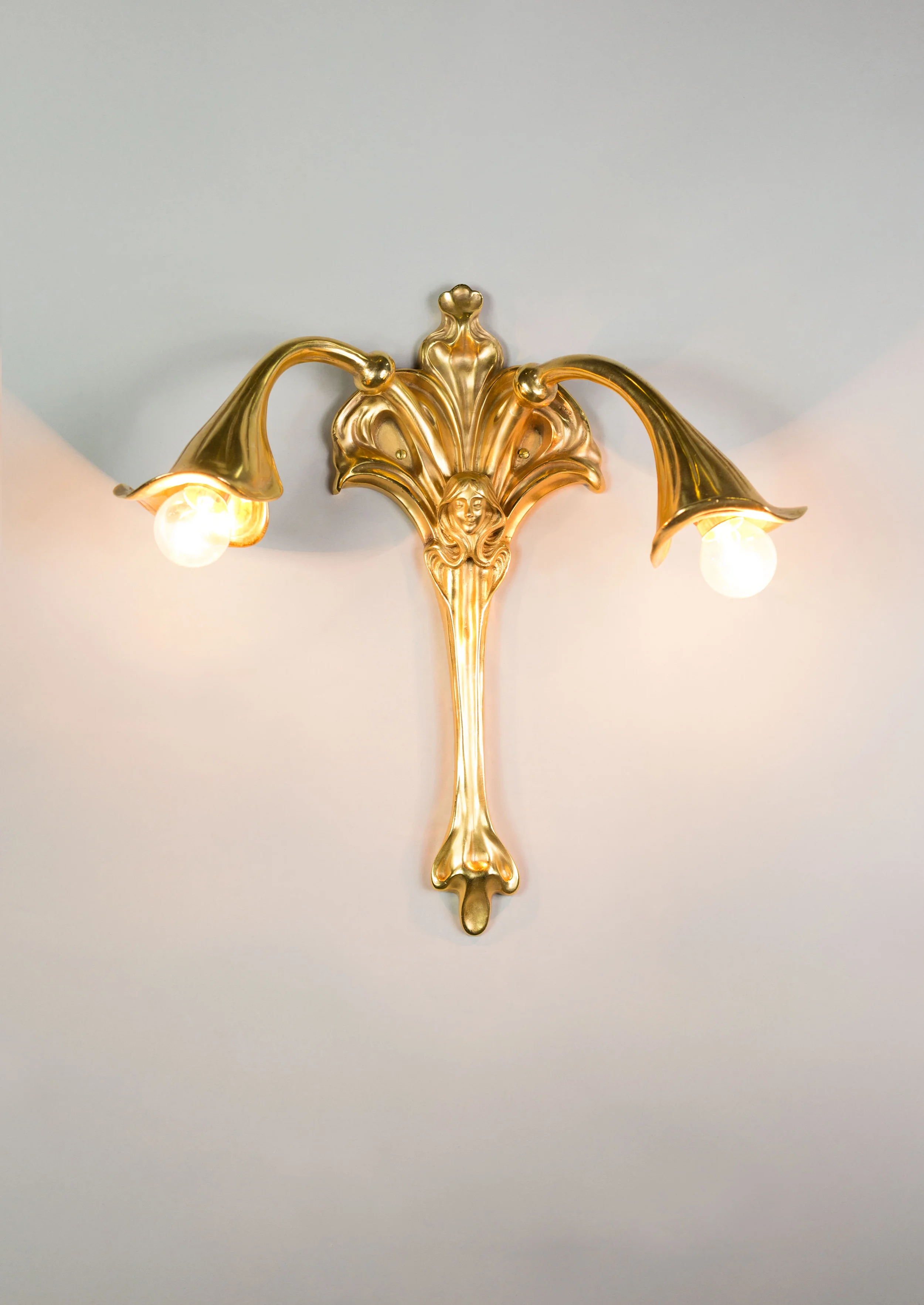 MATHIEU LUSTRERIE | Art Nouveau sconce