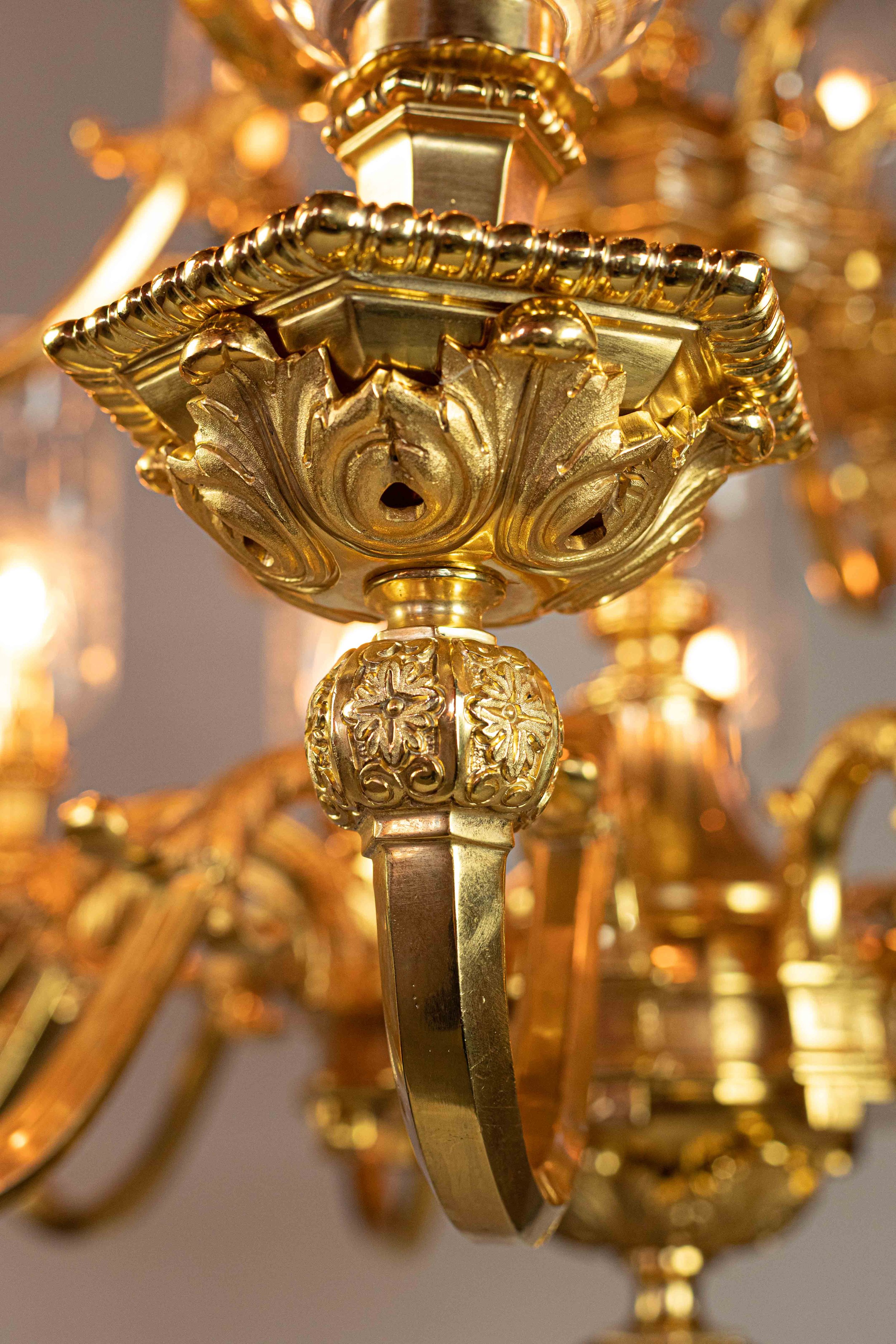 Louis XIV Pineapple Chandelier 18 lights 8.jpg