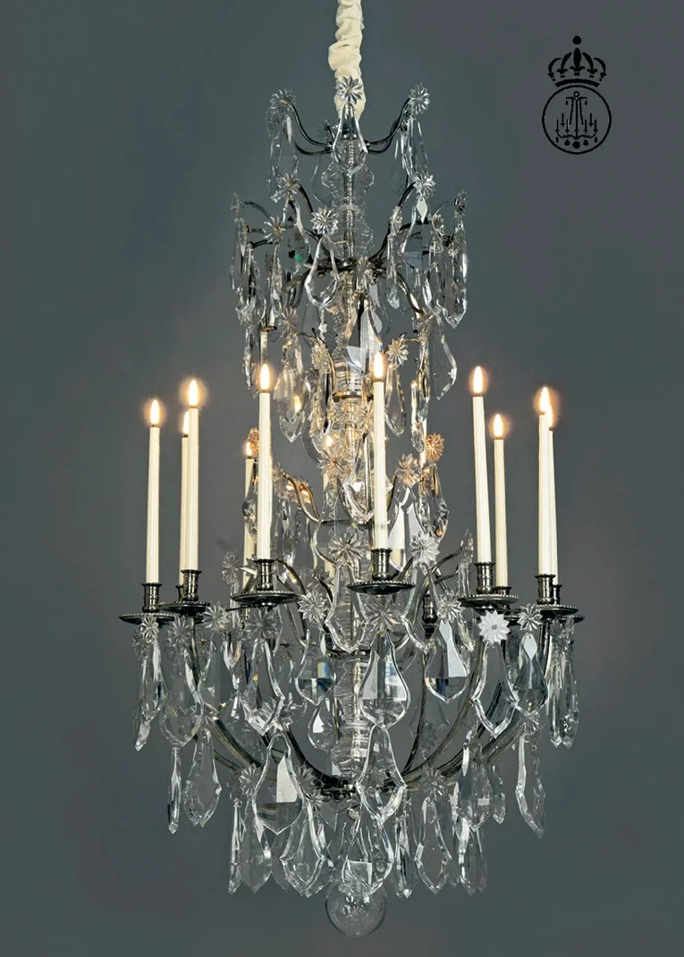 Versailles hall of mirrors chandelier.webp