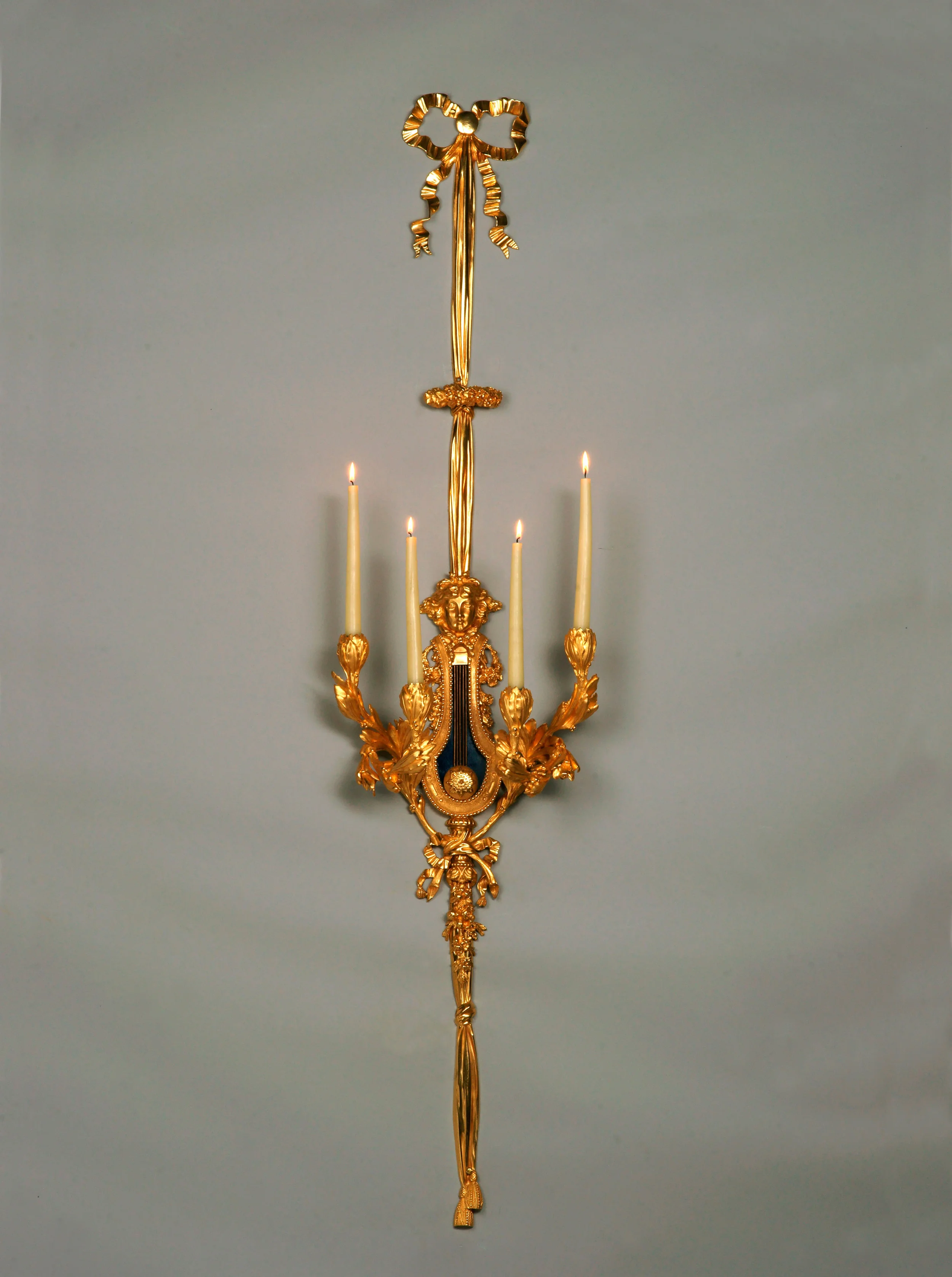 MATHIEU LUSTRERIE | Important Louis XVI sconce with a Lyre