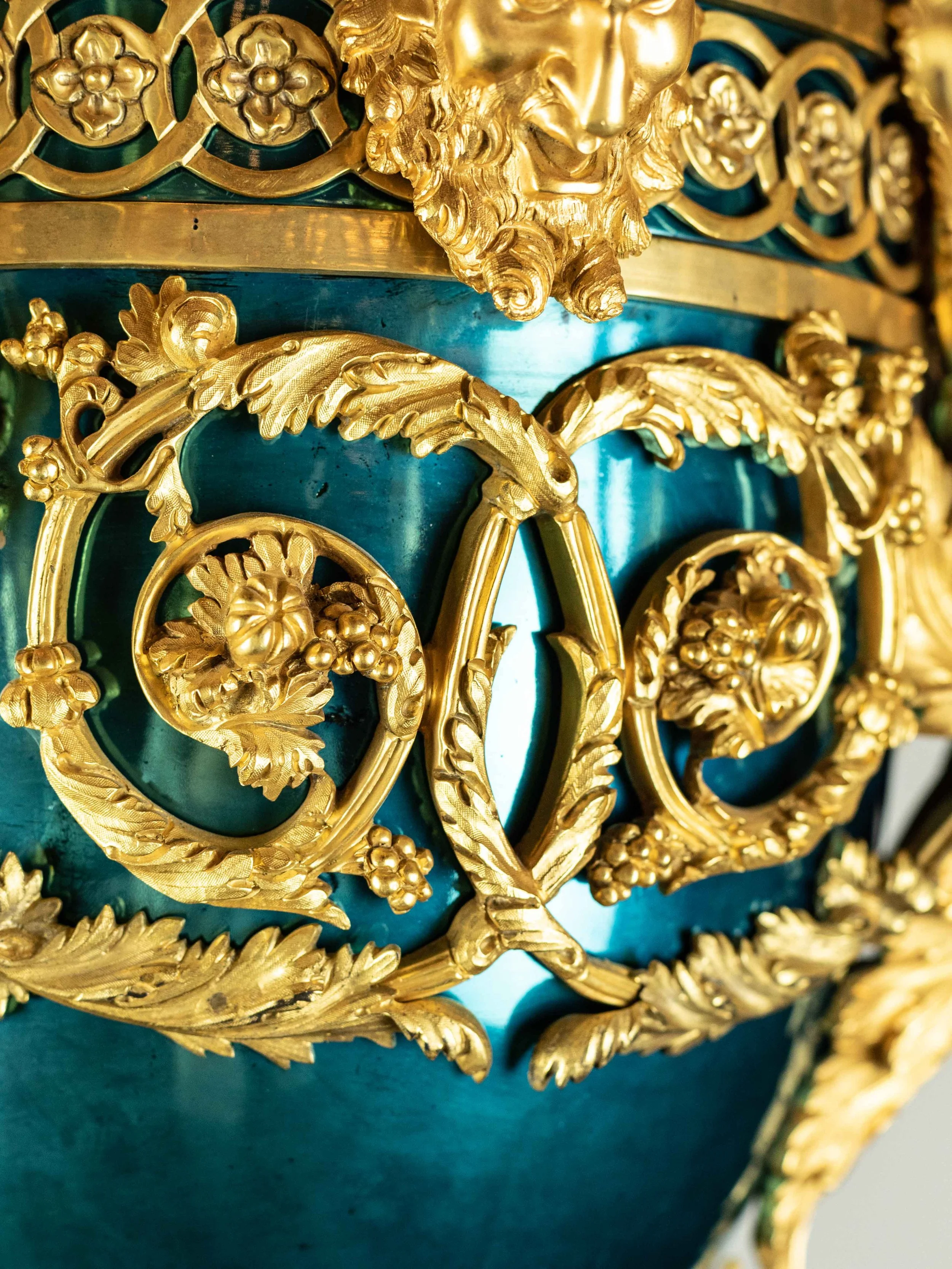 Marie-Antoinette Chandelier 4.jpg