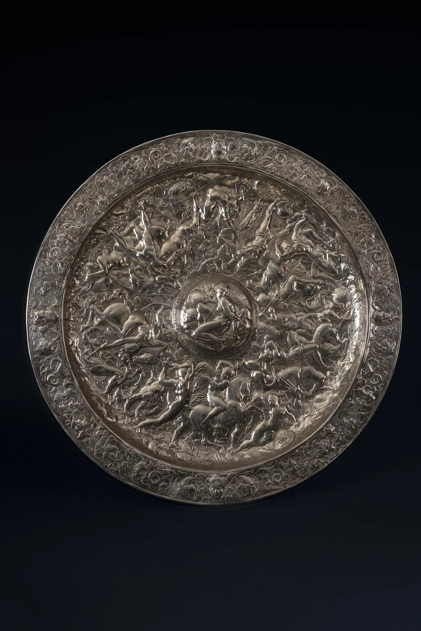 Set of 9 Neo-Renaissance Presentation Dishes 5.webp