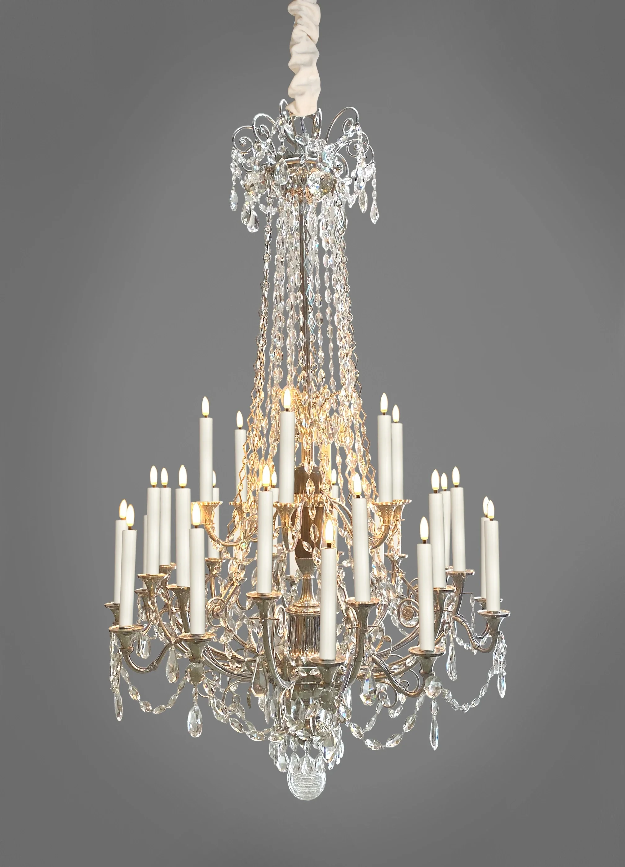Large Empire chandelier with 30 lights.webp