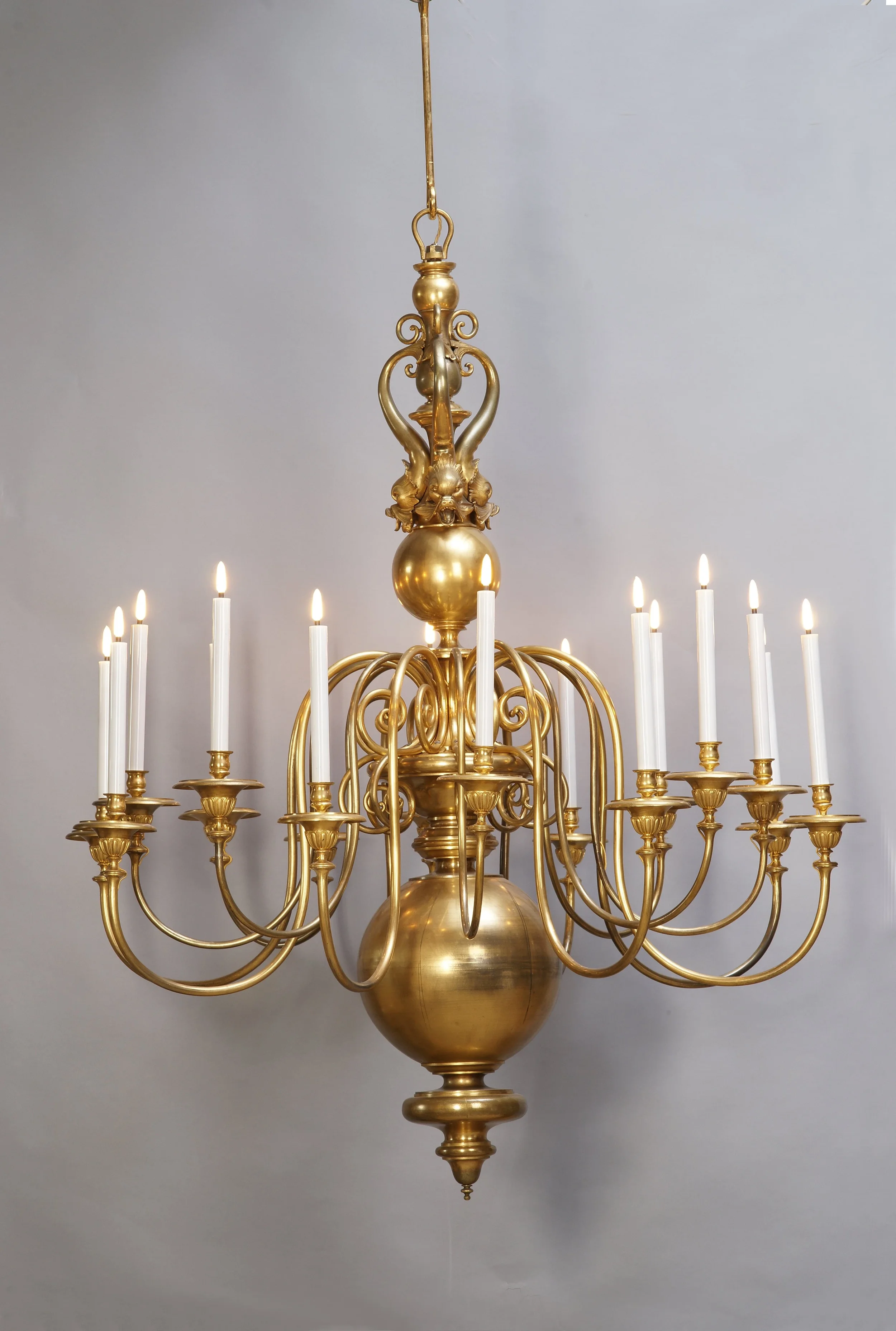 MATHIEU LUSTRERIE | Dolphin Chandelier