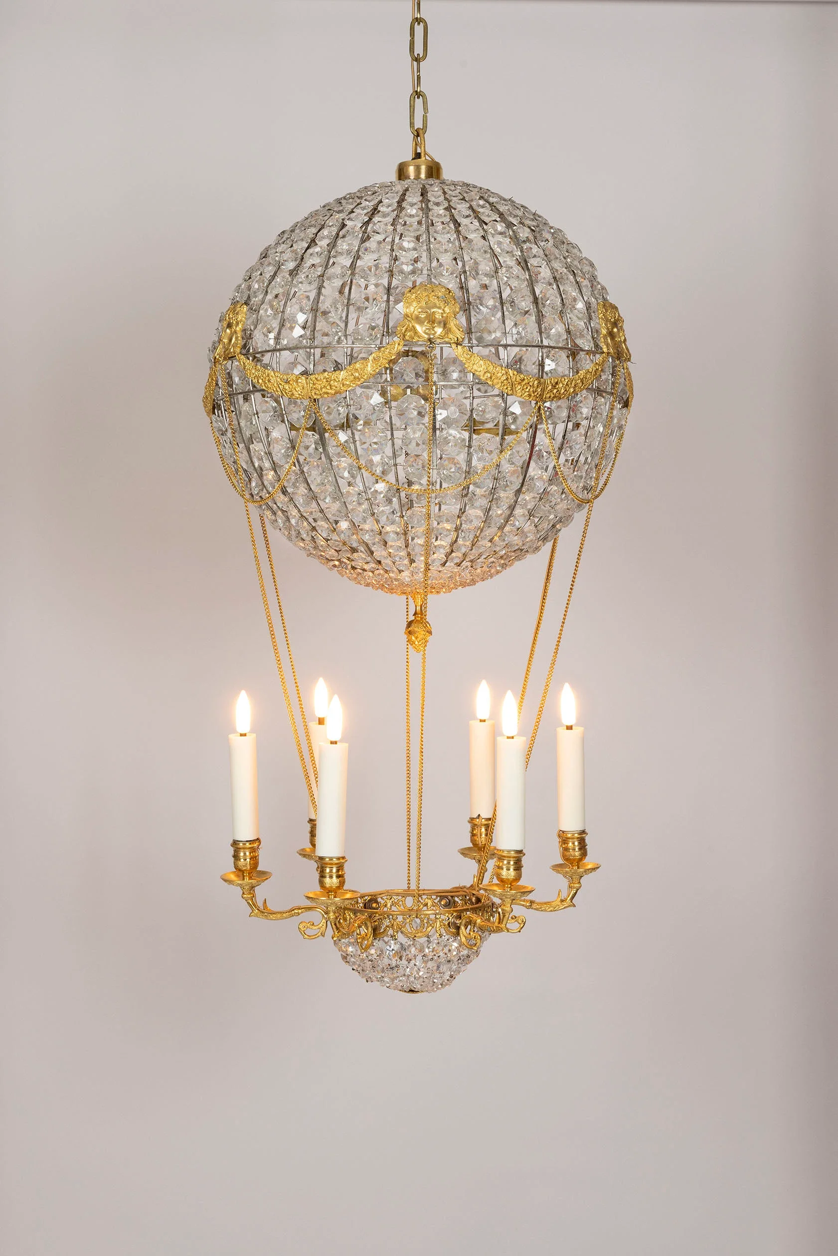 Hot-Air Balloon Chandelier 1.webp