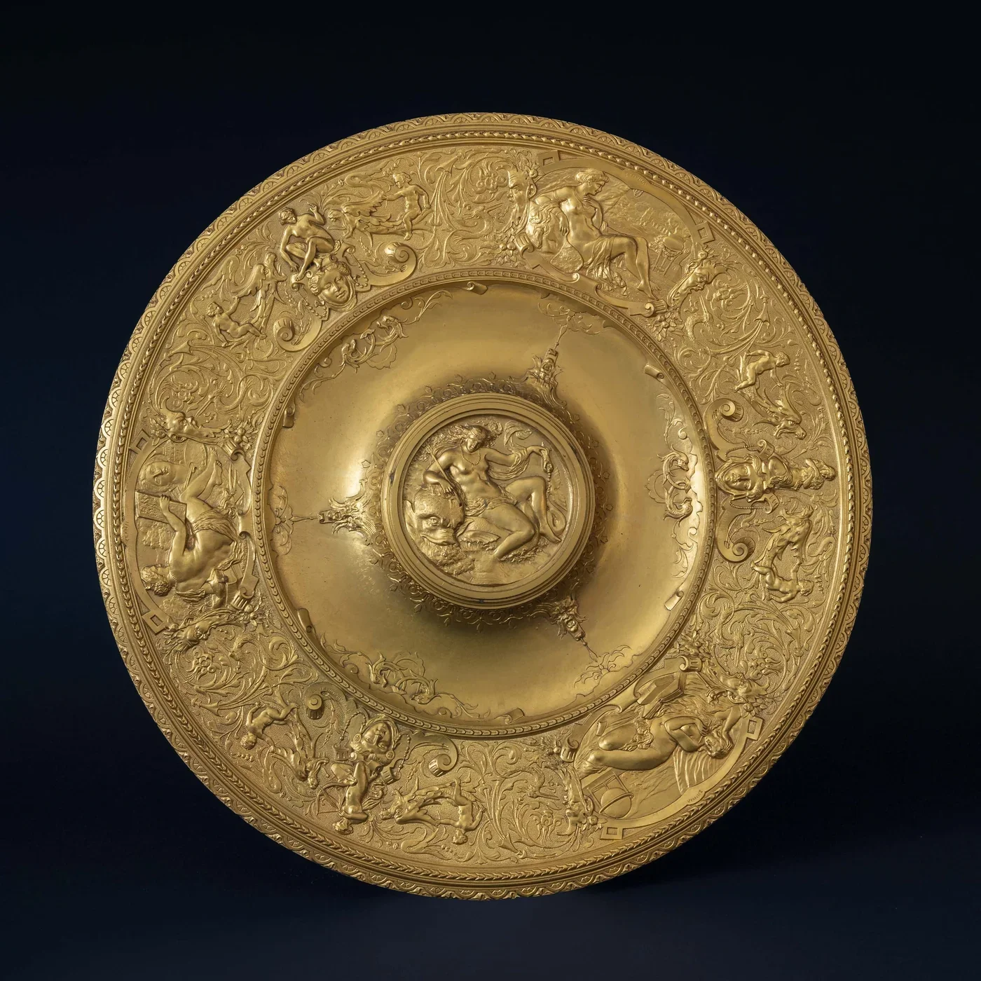 Set of 9 Neo-Renaissance Presentation Dishes 2.webp