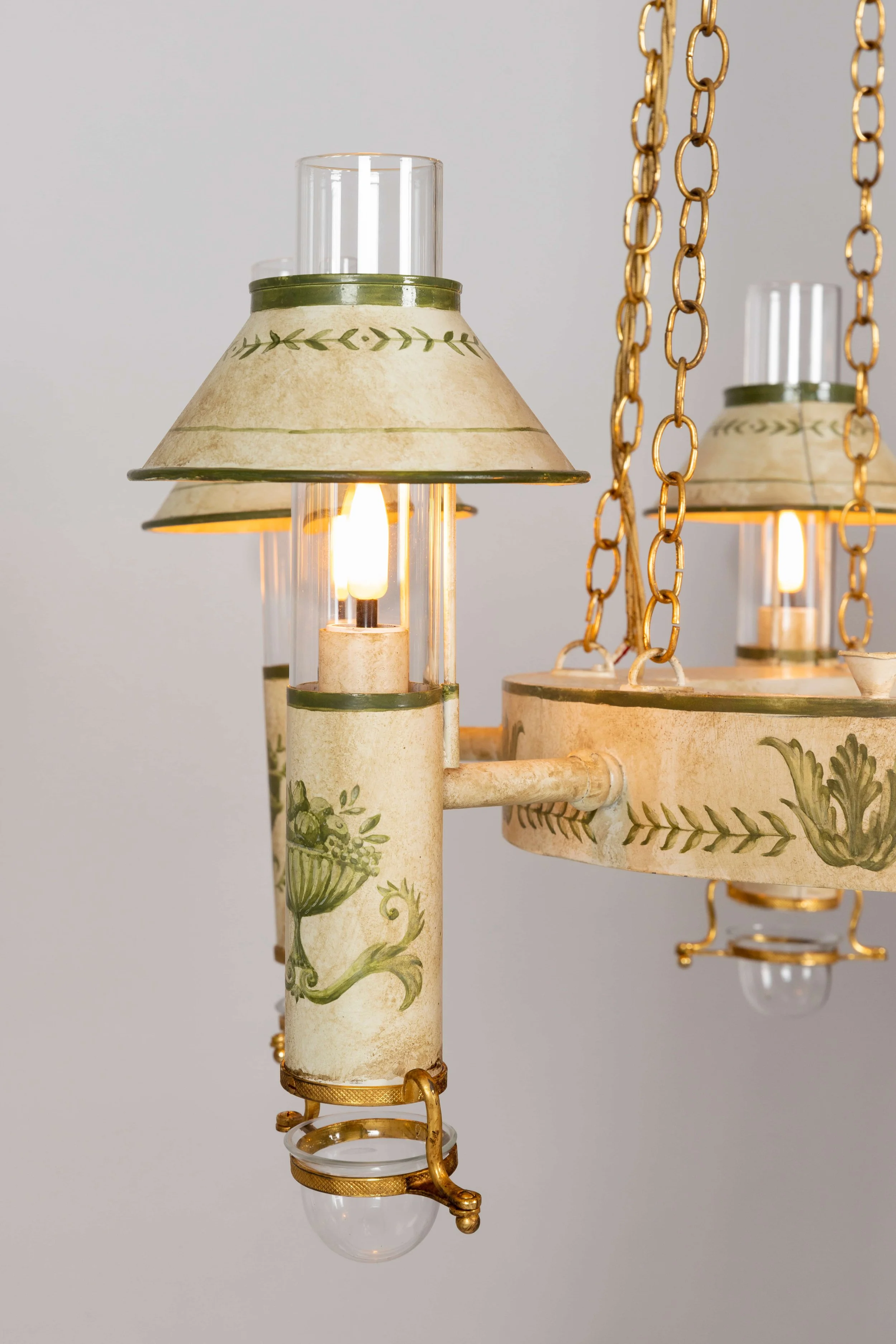 Oil chandelier from Bussy Rabutin 4.jpg
