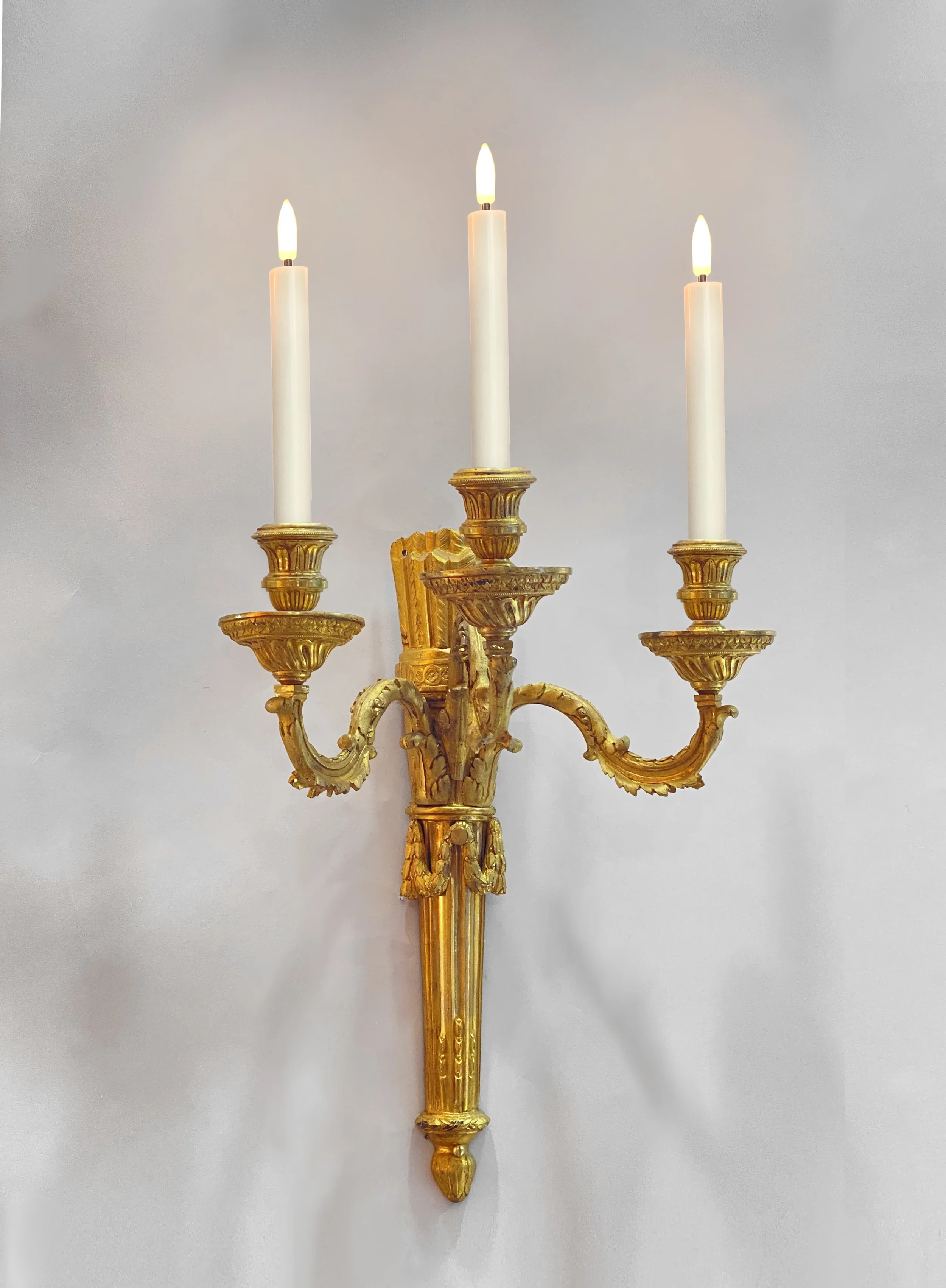 MATHIEU LUSTRERIE | Louis XVI sconce with 3 lights