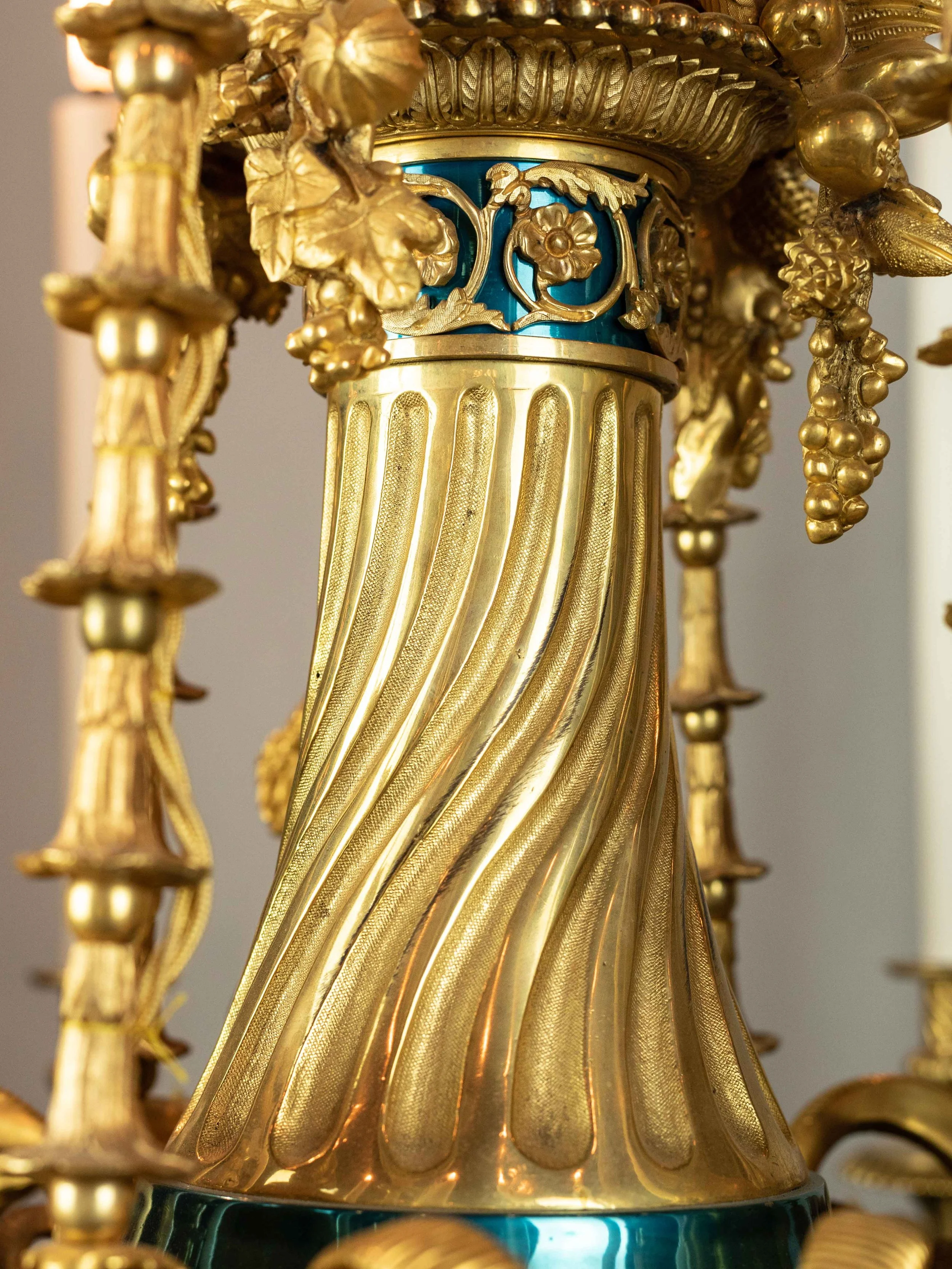 Marie-Antoinette Chandelier 9.jpg