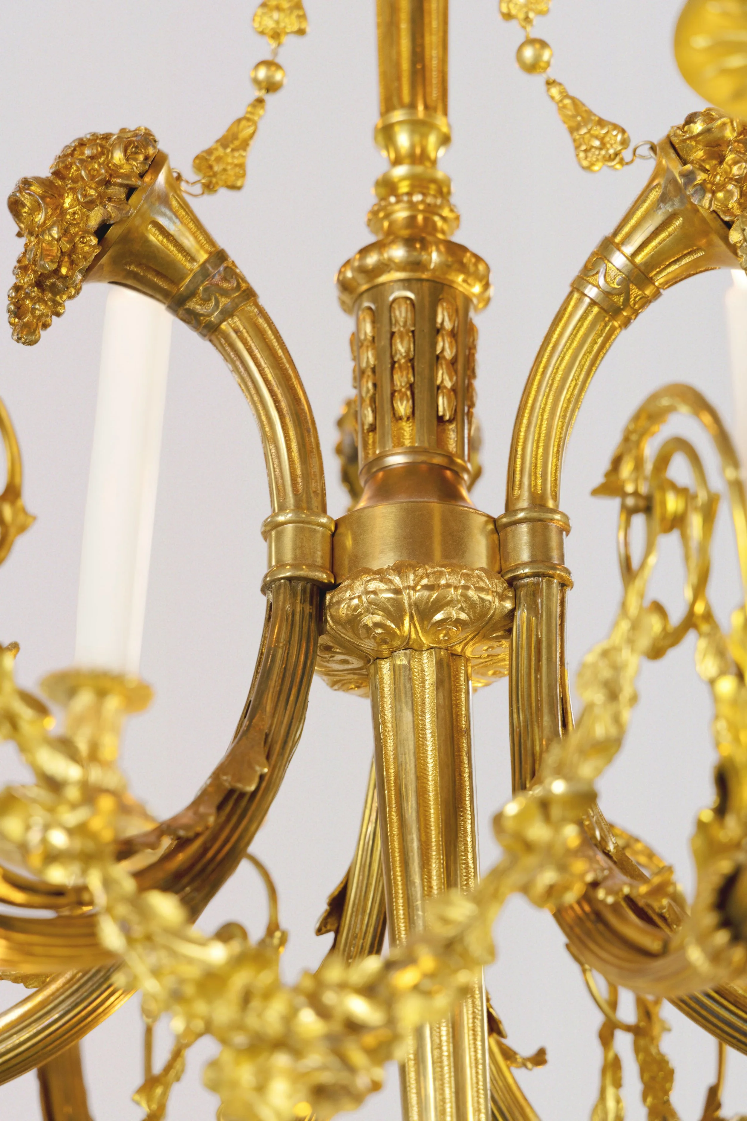 Small chandelier Neo-Louis XVI 3.jpg