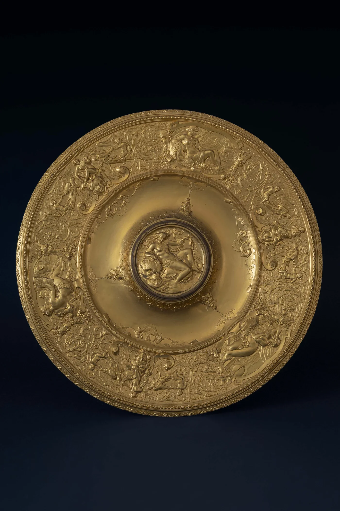 Set of 9 Neo-Renaissance Presentation Dishes 3.webp