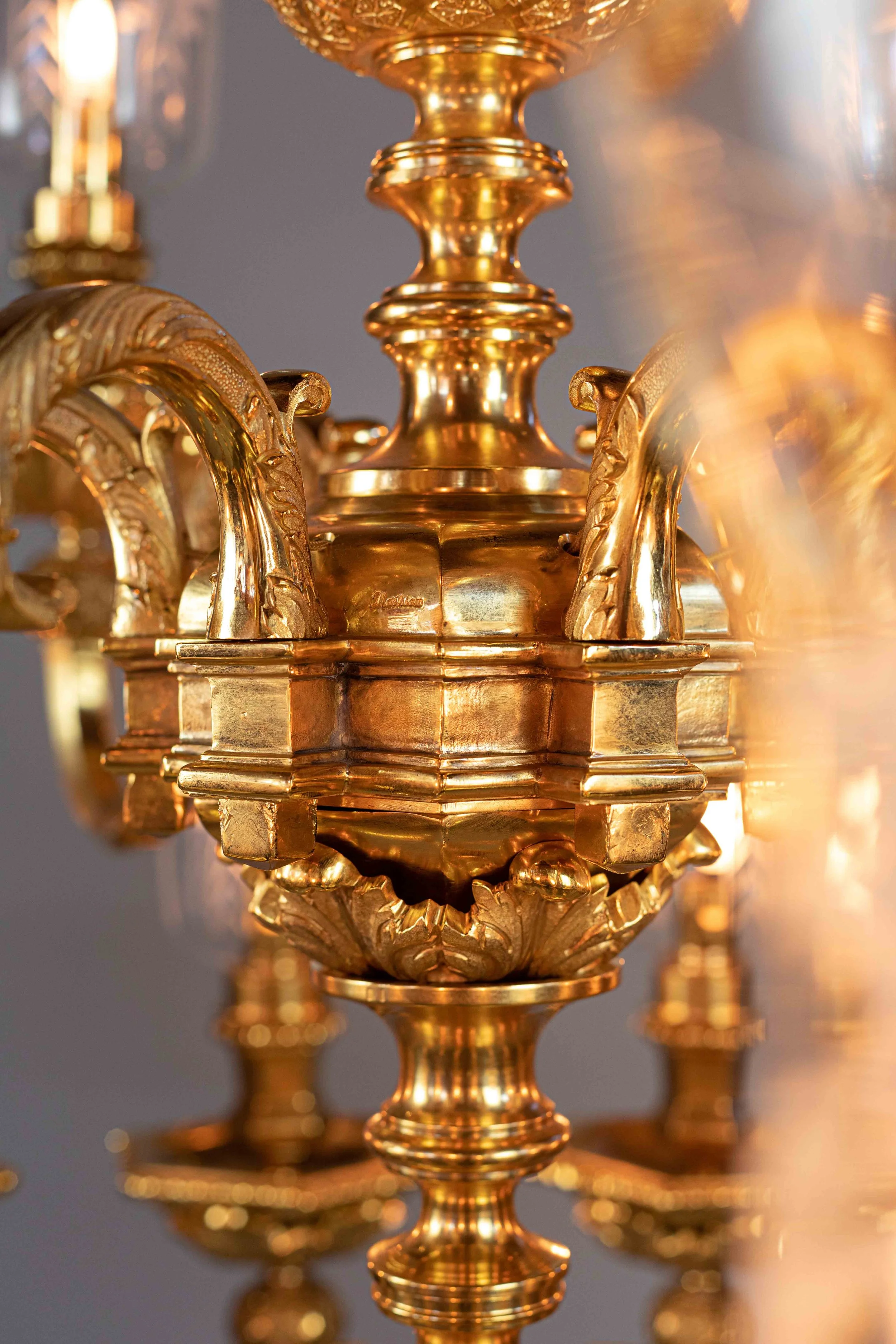 Louis XIV Pineapple Chandelier 18 lights 3.jpg