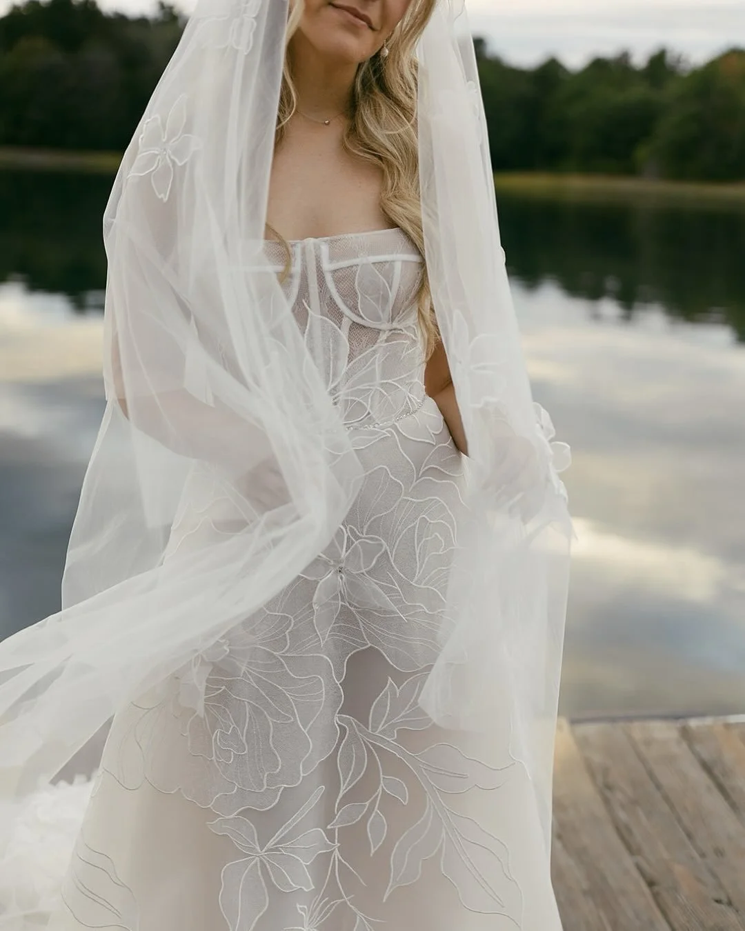 Can we just take a moment for this dress. I will dream about her forever. 

Venue: @nonantumresort_kennebunkport 
Florals: @ofthefieldsfloral 
Hair: @bridesbysette 
MUA: @christinamarieartistry 
DJ: @blackdiamondboston 
Content Creation: @socialbycar