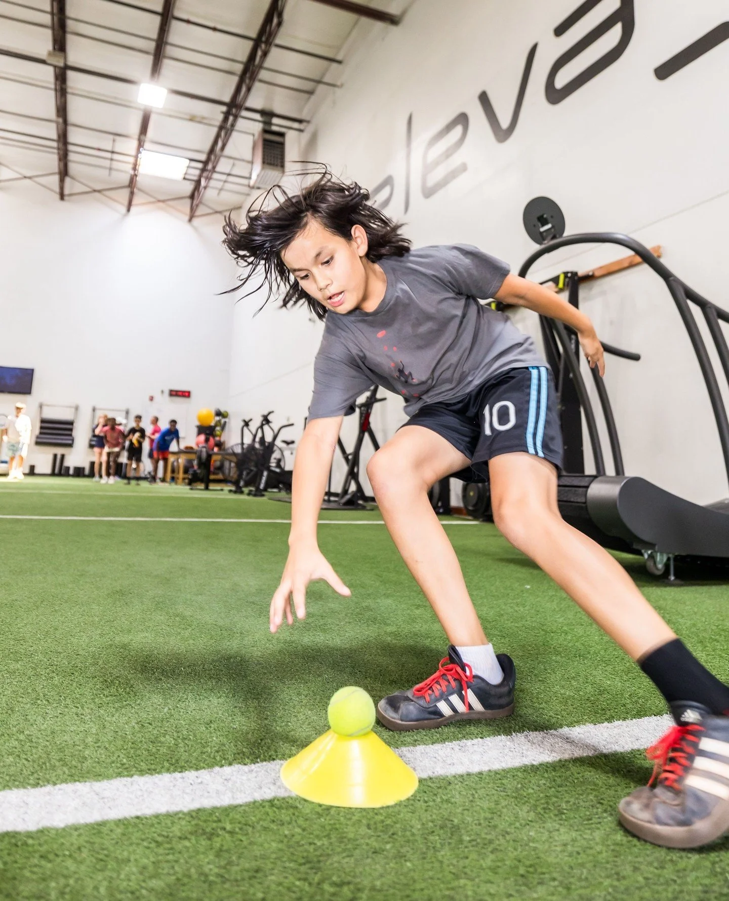 🔥 YOUTH SPEED &amp; PERFORMANCE CAMP 🔥⁠
⁠
Summer is the perfect time to develop, improve, and focus on the skills that directly impact athletic performance. 💪⚡️⁠
⁠
Join us at the Elevate Fieldhouse for focused speed work and age-appropriate streng