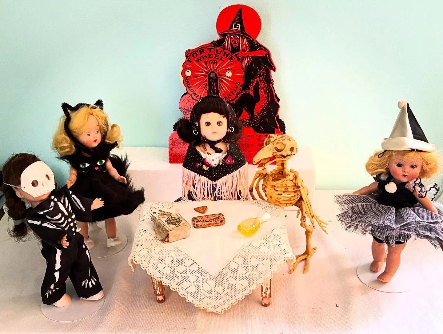 My aunt's #ginnydolls are having a Halloween party!