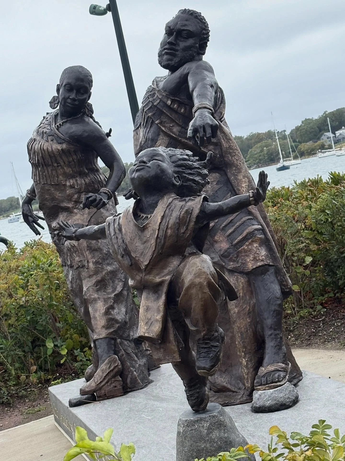 I finally made the time to visit the @bristolmppmp Middle Passage Sculpture created by @spencerevans_art, installed several weeks ago in Bristol harbor and a result of SO MANY passionate people who worked tirelessly for years to make this happen. At 