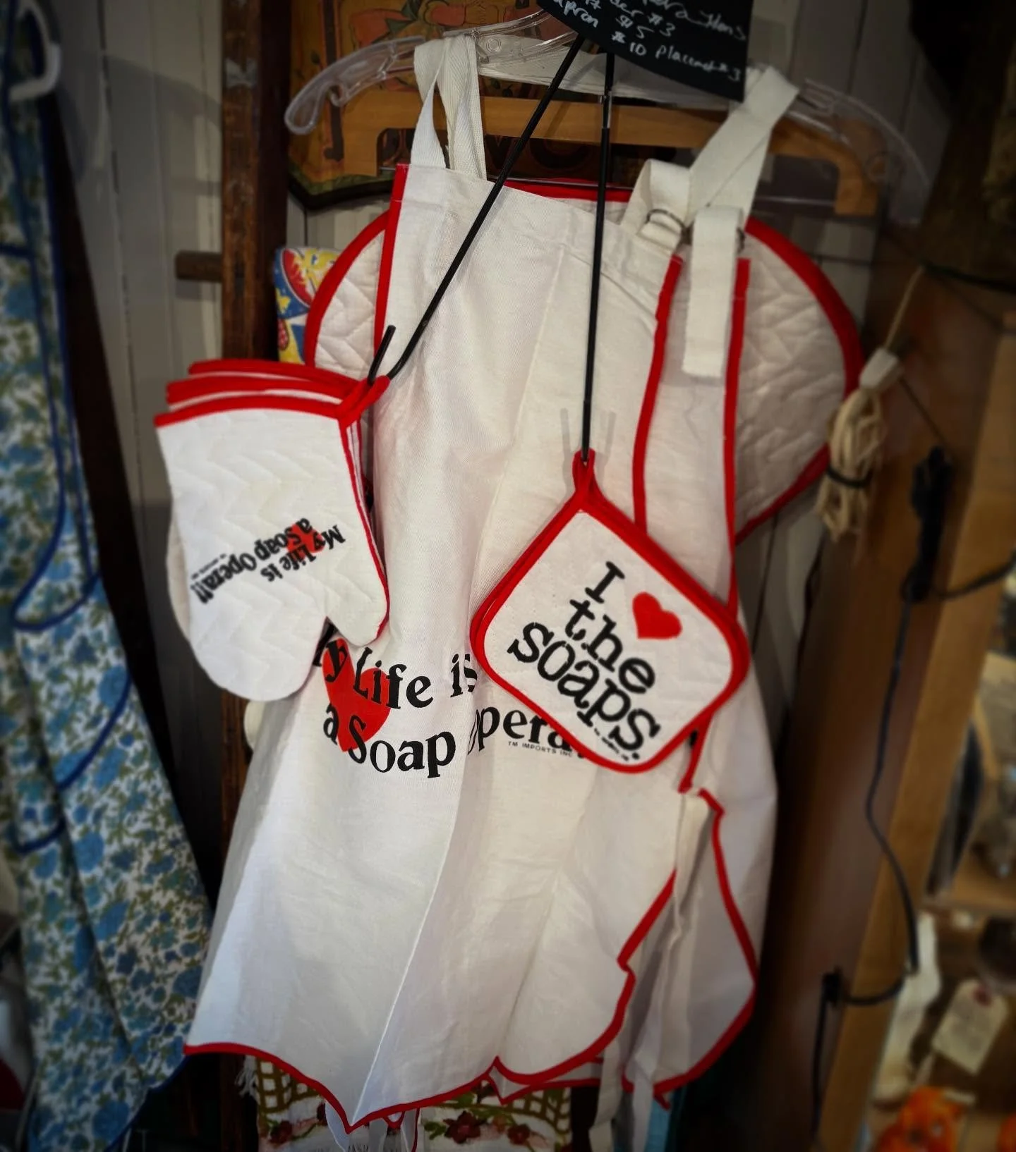 Do you have a #soapoperaaddict on your shopping list? We recently found these deadstock 1970's/1980's #ilovethesoaps items! We have pot holders, mitts, aprons and placemats.  All reasonably priced as a fun gift or stocking stuffer for the soap addict