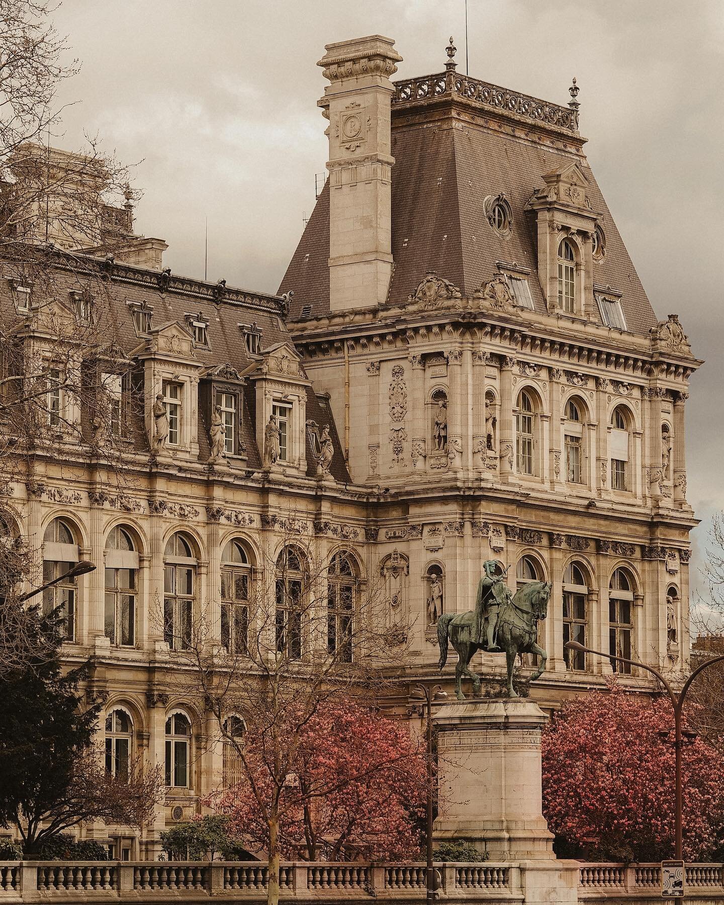 &ldquo;When spring comes to Paris, the humblest mortal alive must feel that he dwells in paradise.&rdquo; {Henry Miller}
~
Back in 2018, I went on a blossom-finding expedition to Paris - it was such a dream rambling across the city with my camera! I 