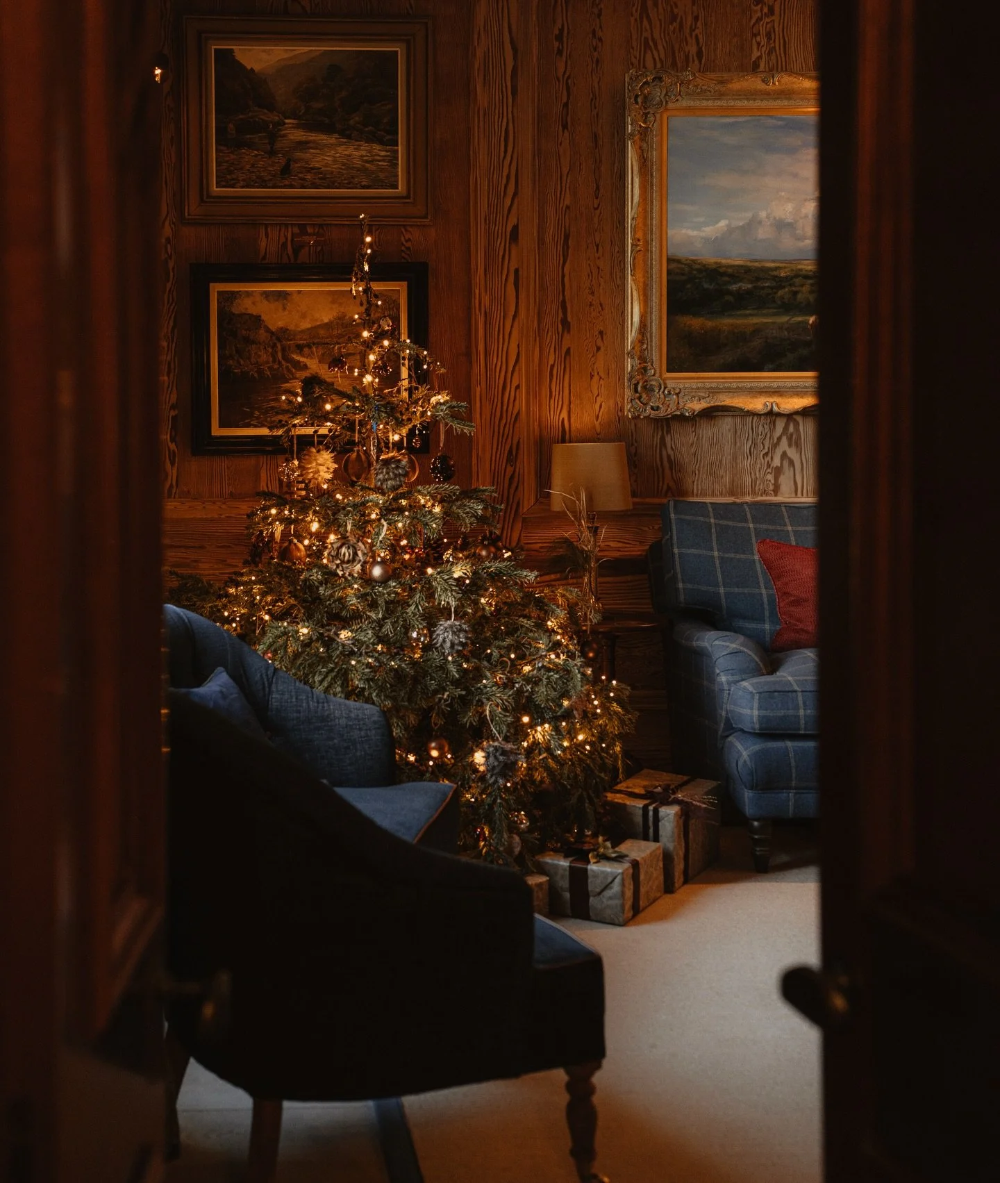&ldquo;The rooms were very still while the pages were softly turned, and the winter sunshine crept in to touch the bright heads and serious faces with a Christmas greeting.&rdquo; {Louisa May Alcott}
~
Betwixmas in the Scottish Highlands 🎄✨ hope you