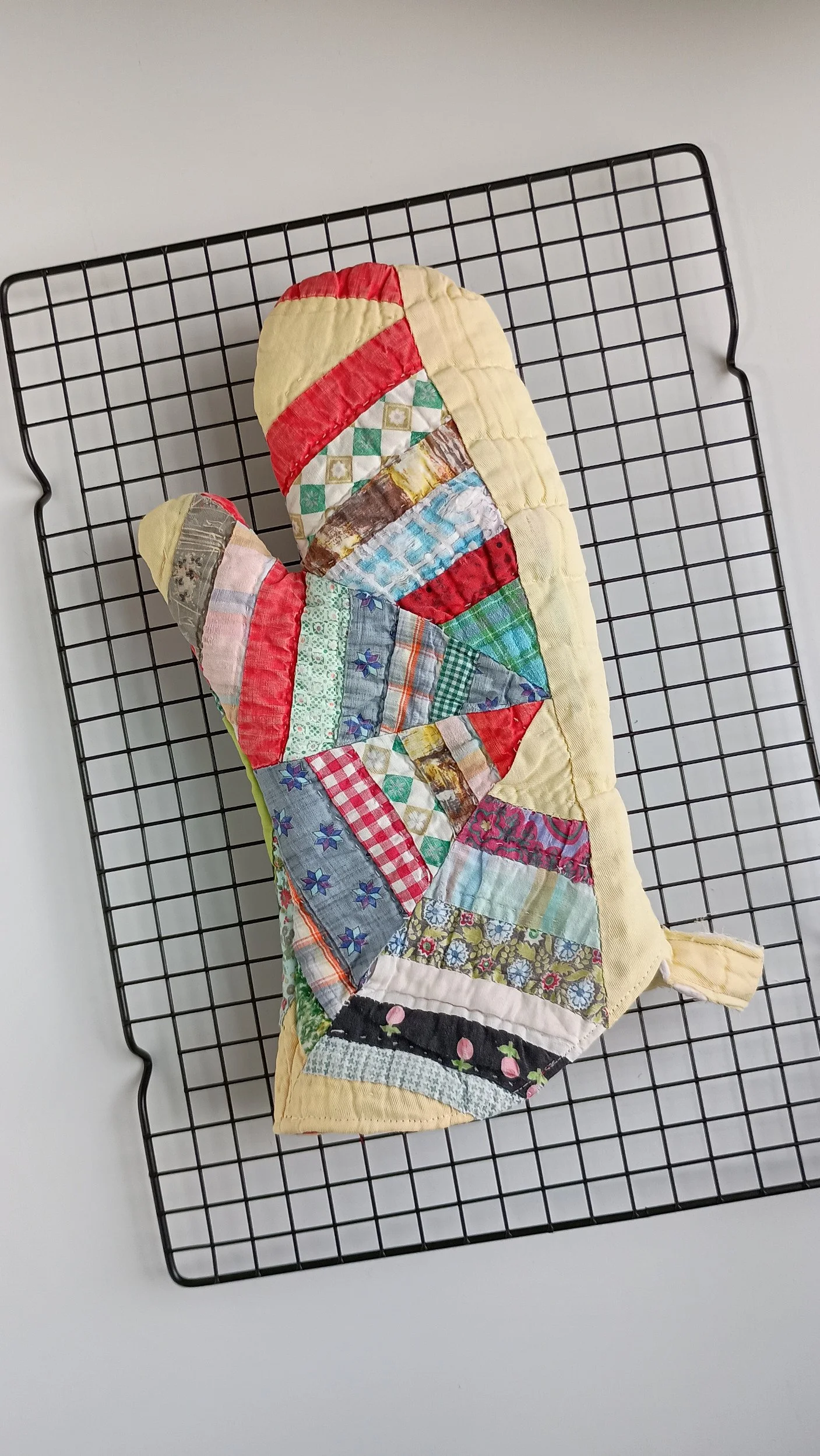 Antique Quilt Oven Mitt in Bright Colors - B